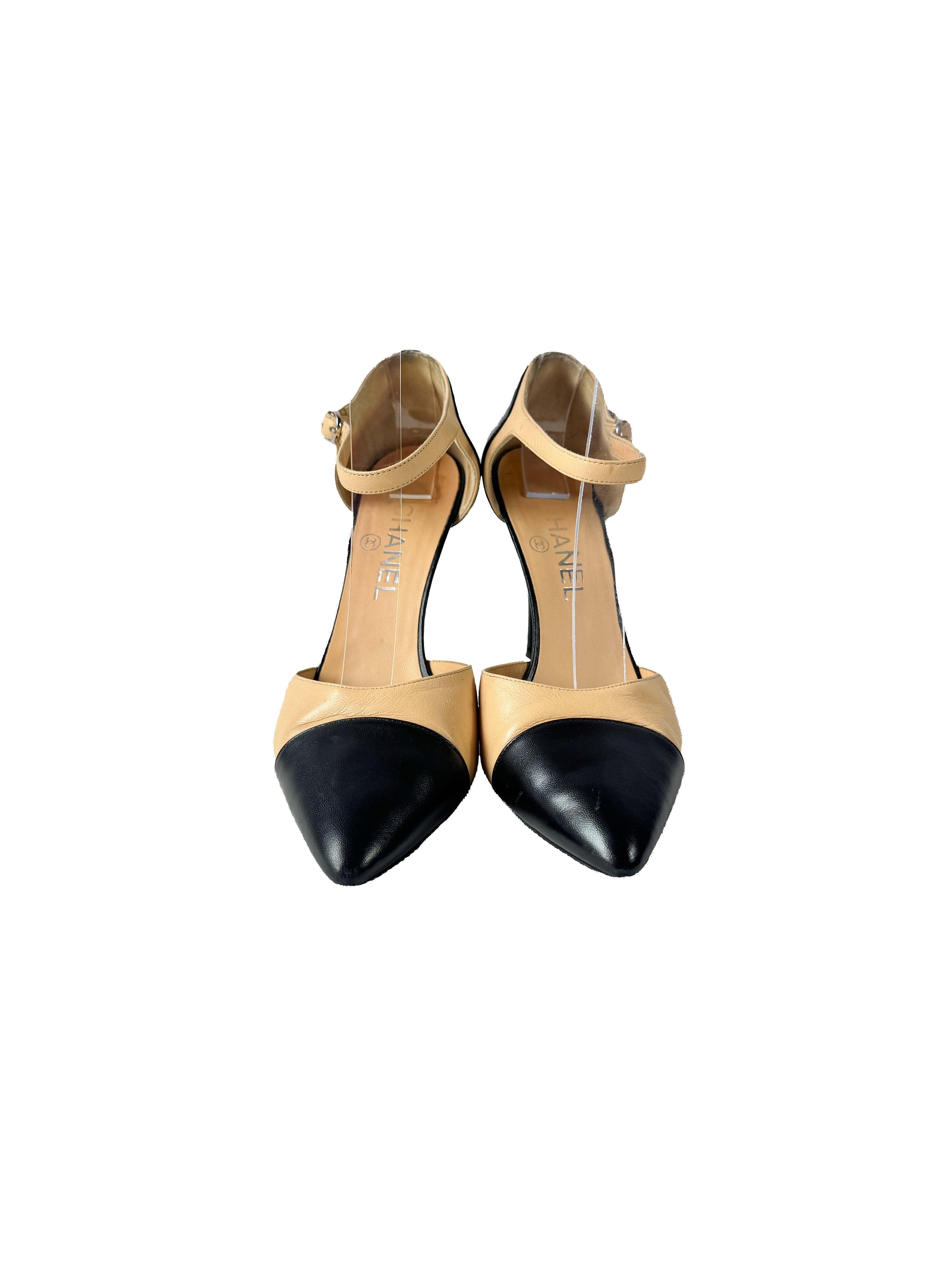 Chanel beige/black CC leather pumps size 38 (8) D G29184