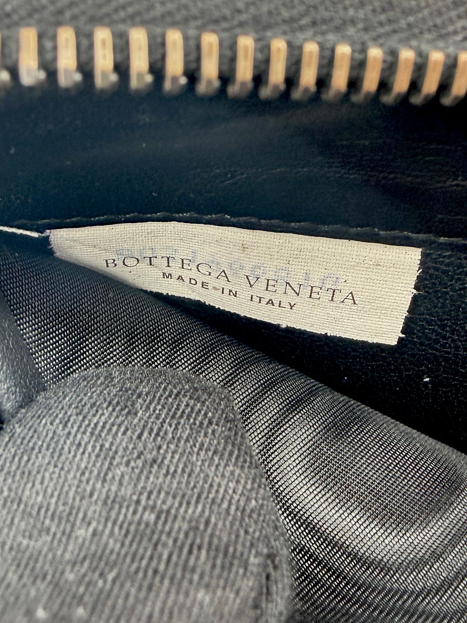 Bottega Veneta black Intrecciato zippy wallet B03196681G
