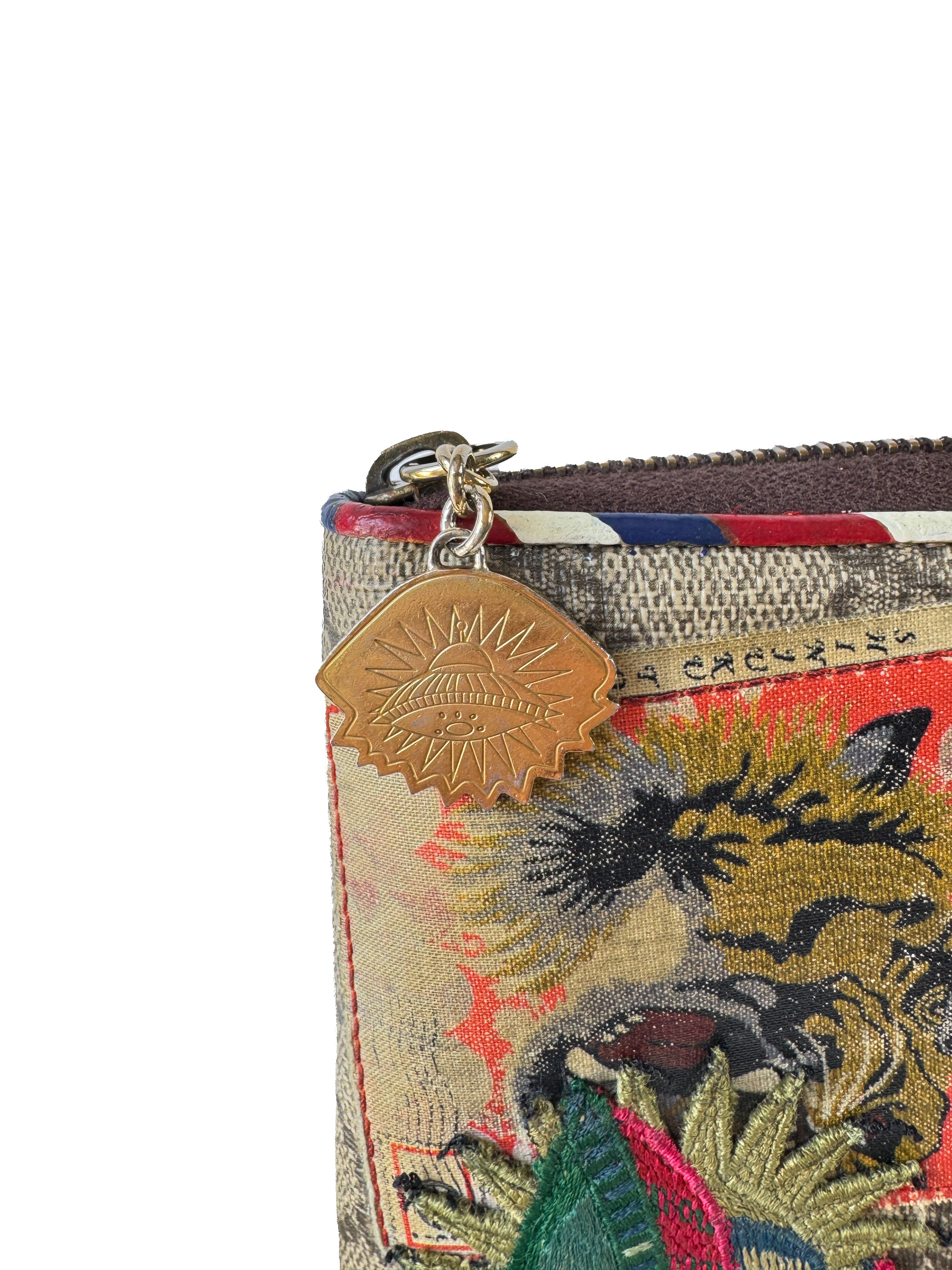 Gucci GG Supreme monogram UFO patch zip around wallet 473909.0959