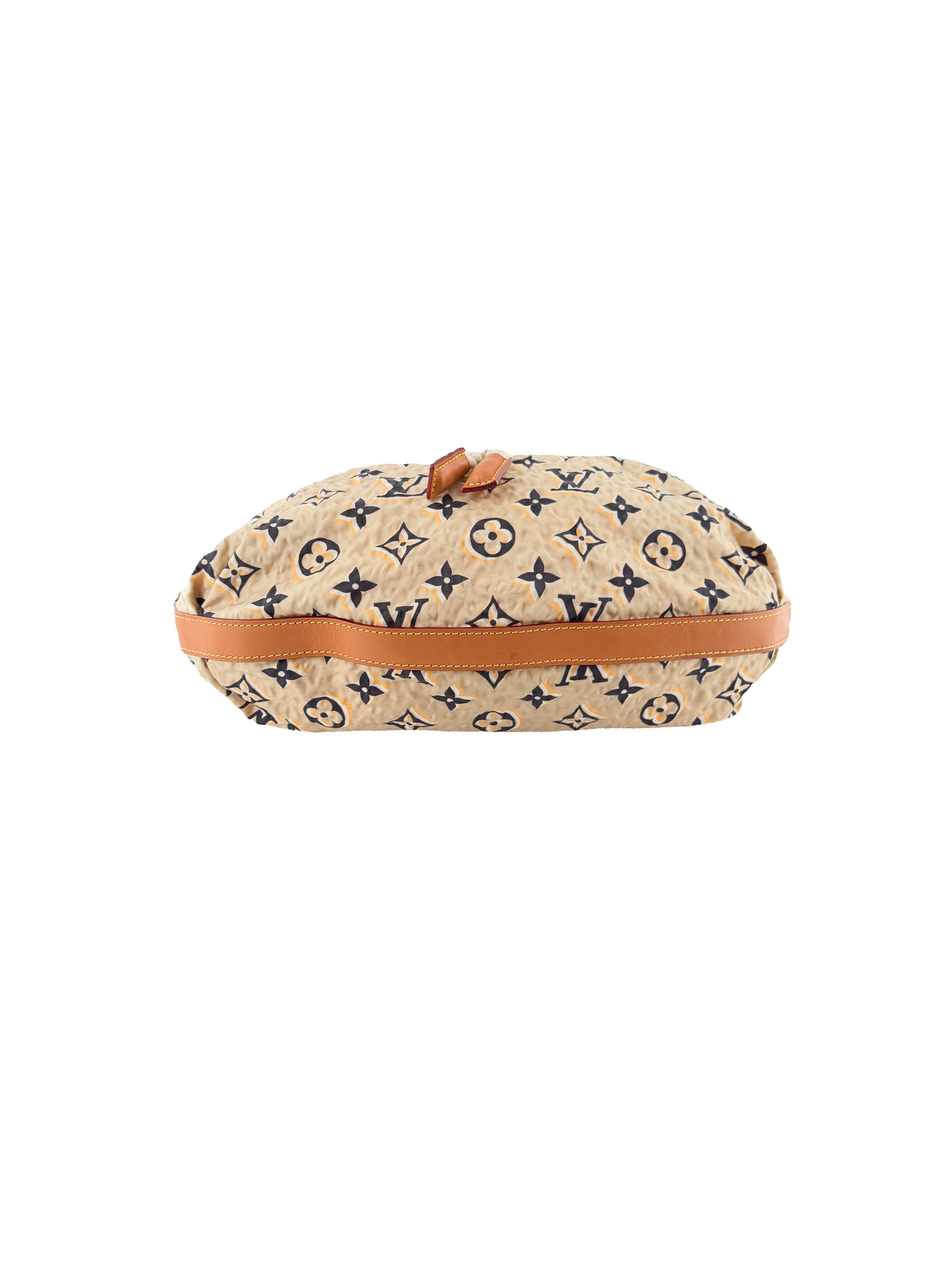 Louis Vuitton cream monogram Bulles MM Cruise Line FL4009