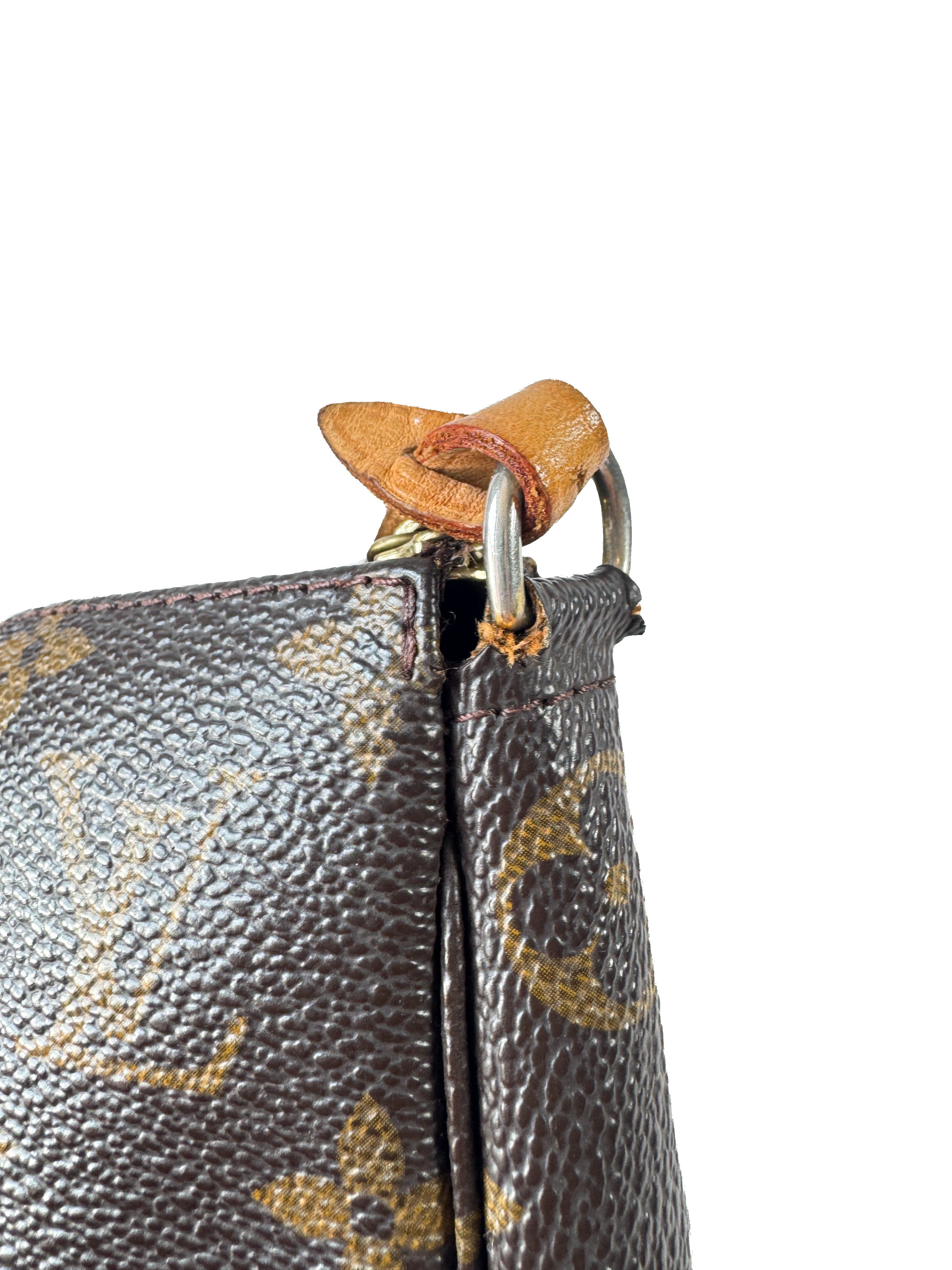 Louis Vuitton monogram pochette w/studded strap AR0969 *as is*