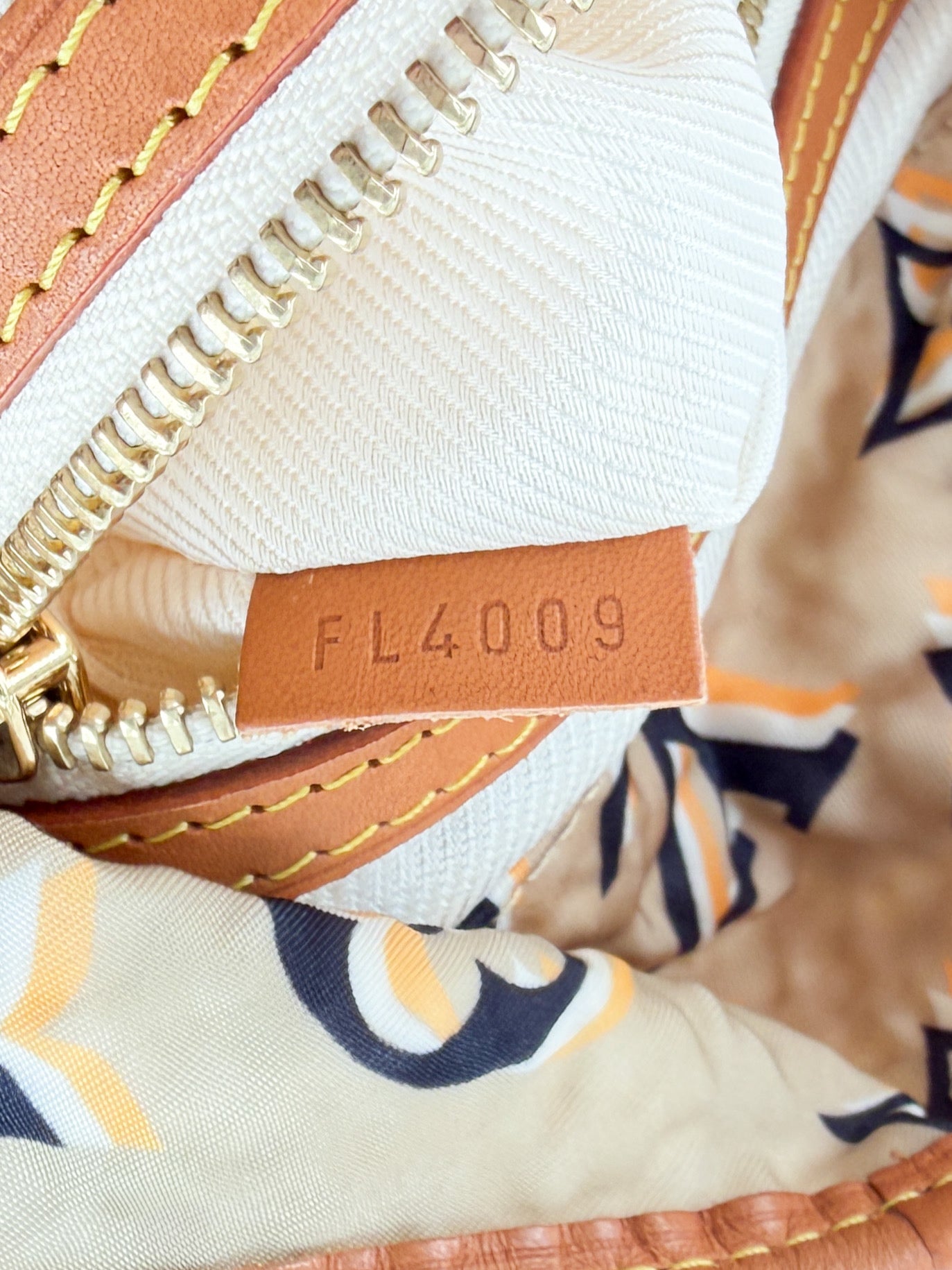 Louis Vuitton cream monogram Bulles MM Cruise Line FL4009