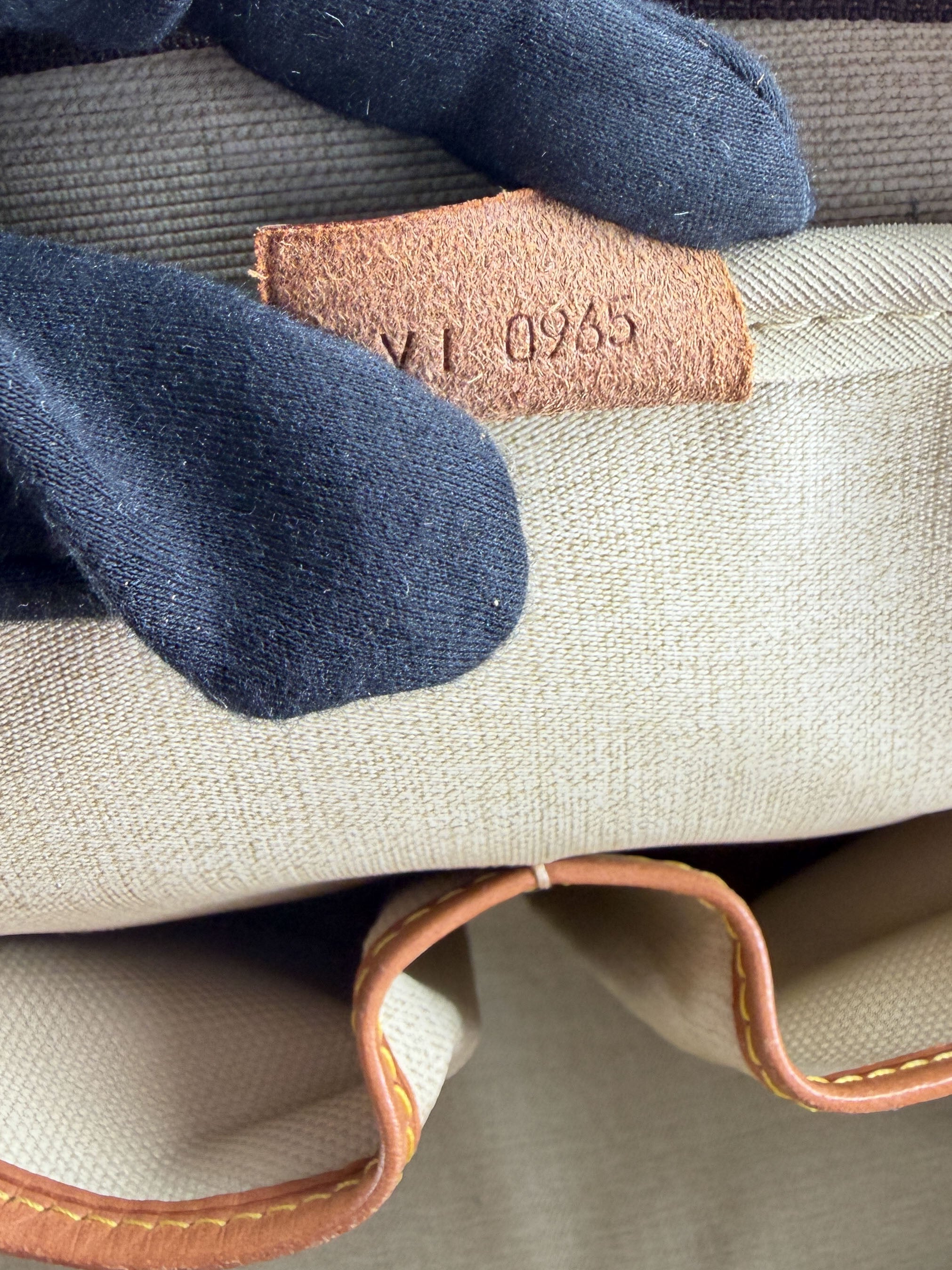 Louis Vuitton monogram Deauville w/strap VI0965