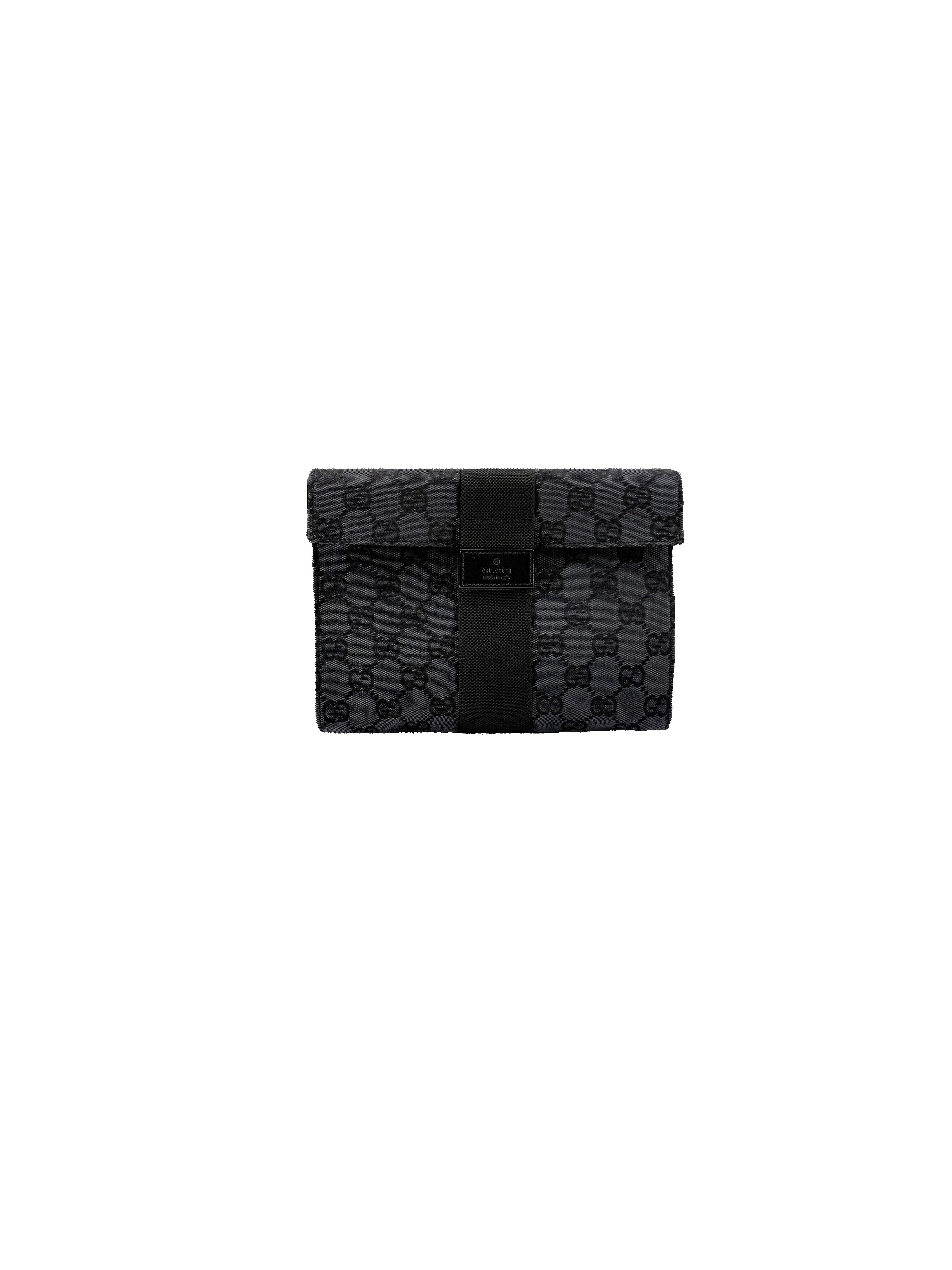 Gucci black signature canvas pouch 039-0992 01998