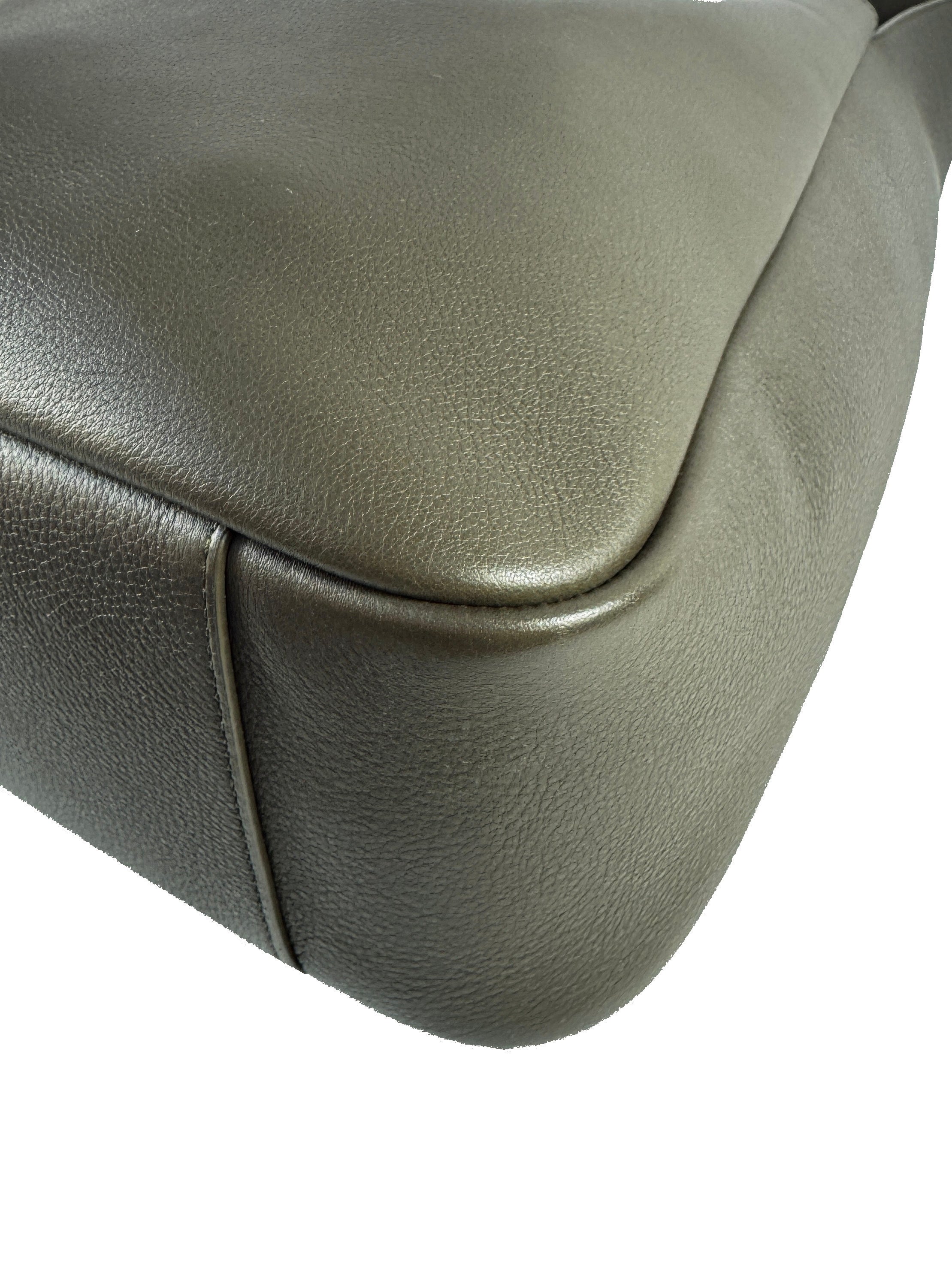 YSL Smooth Calfskin Large Le 5 A 7 Soft Hobo Light Musk GUE753837-1223