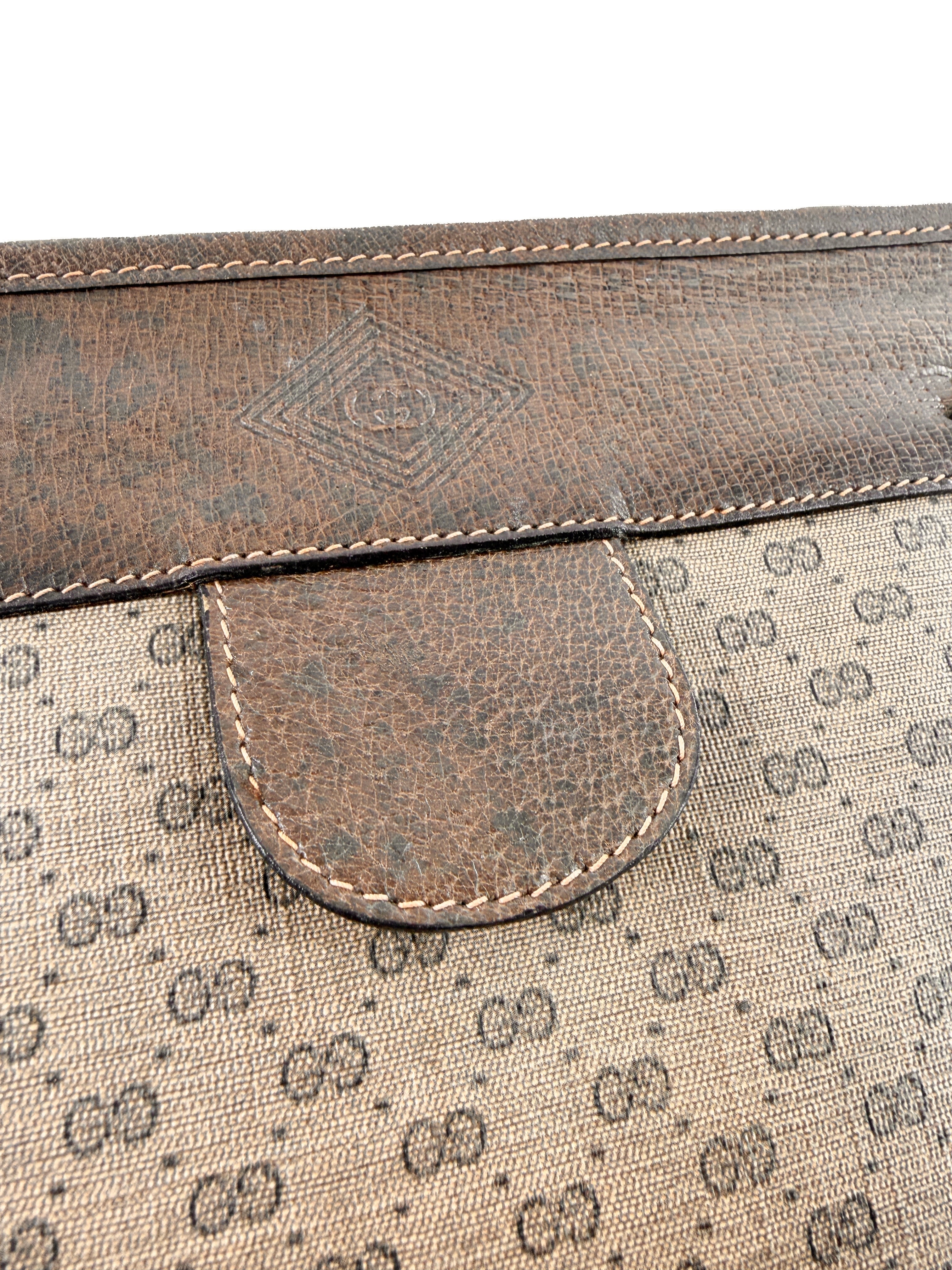 Gucci vintage brown micro GG clutch/wristlet 67-039-5465