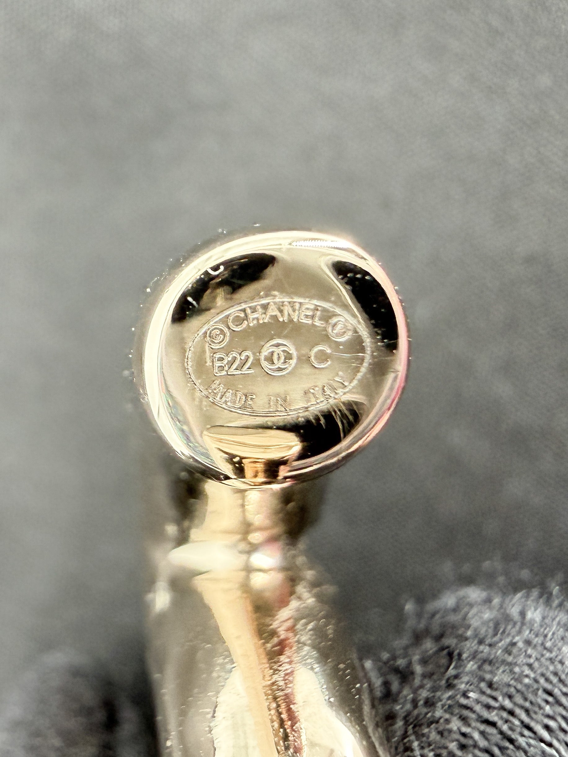 Chanel gold tone large CC earrings B22