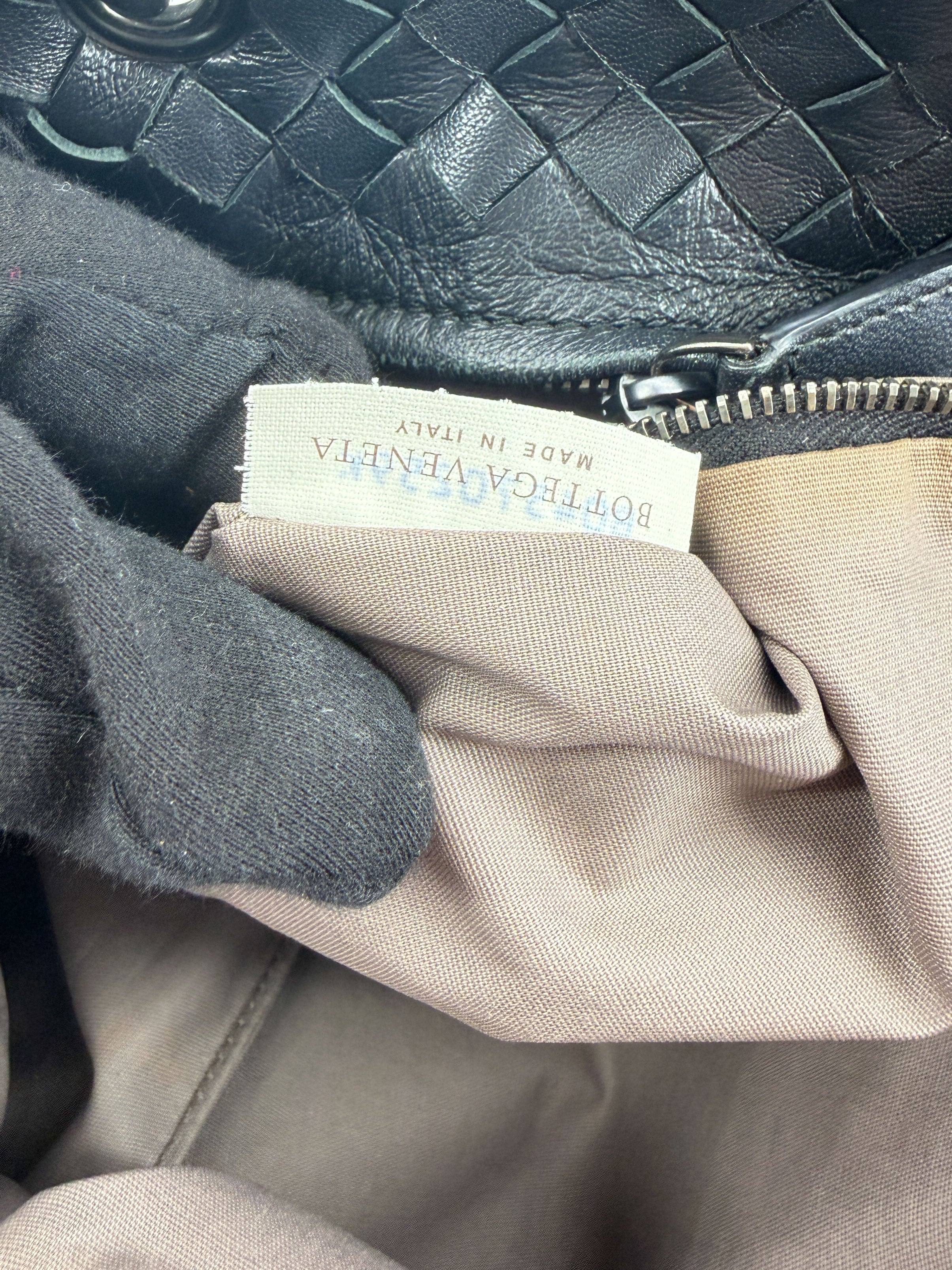 Bottega Veneta black Intrecciato Capri tote B04570259K