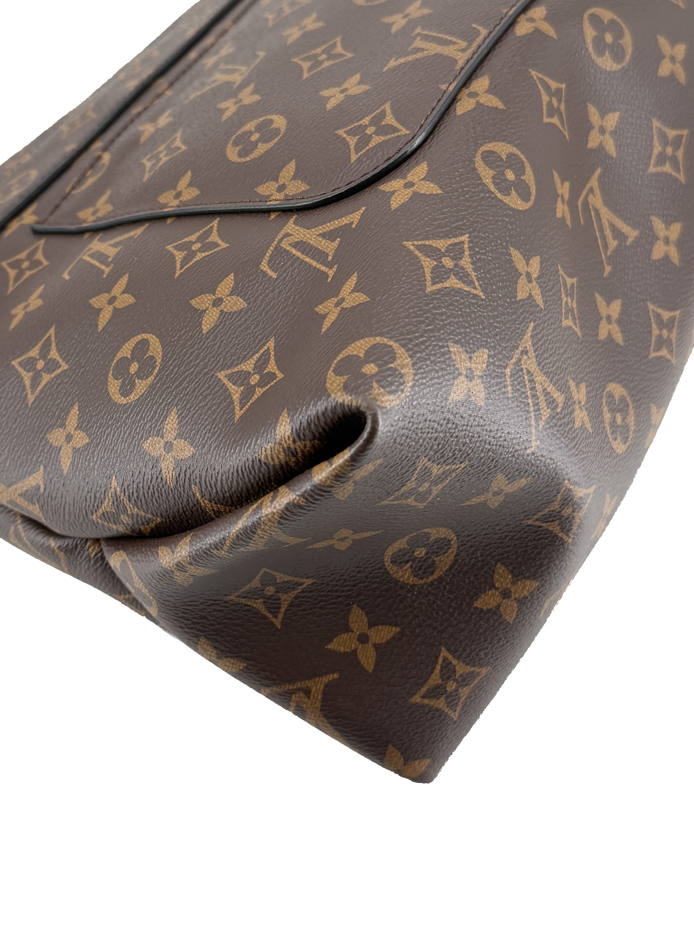 Louis Vuitton monogram Beaubourg MM DR3168