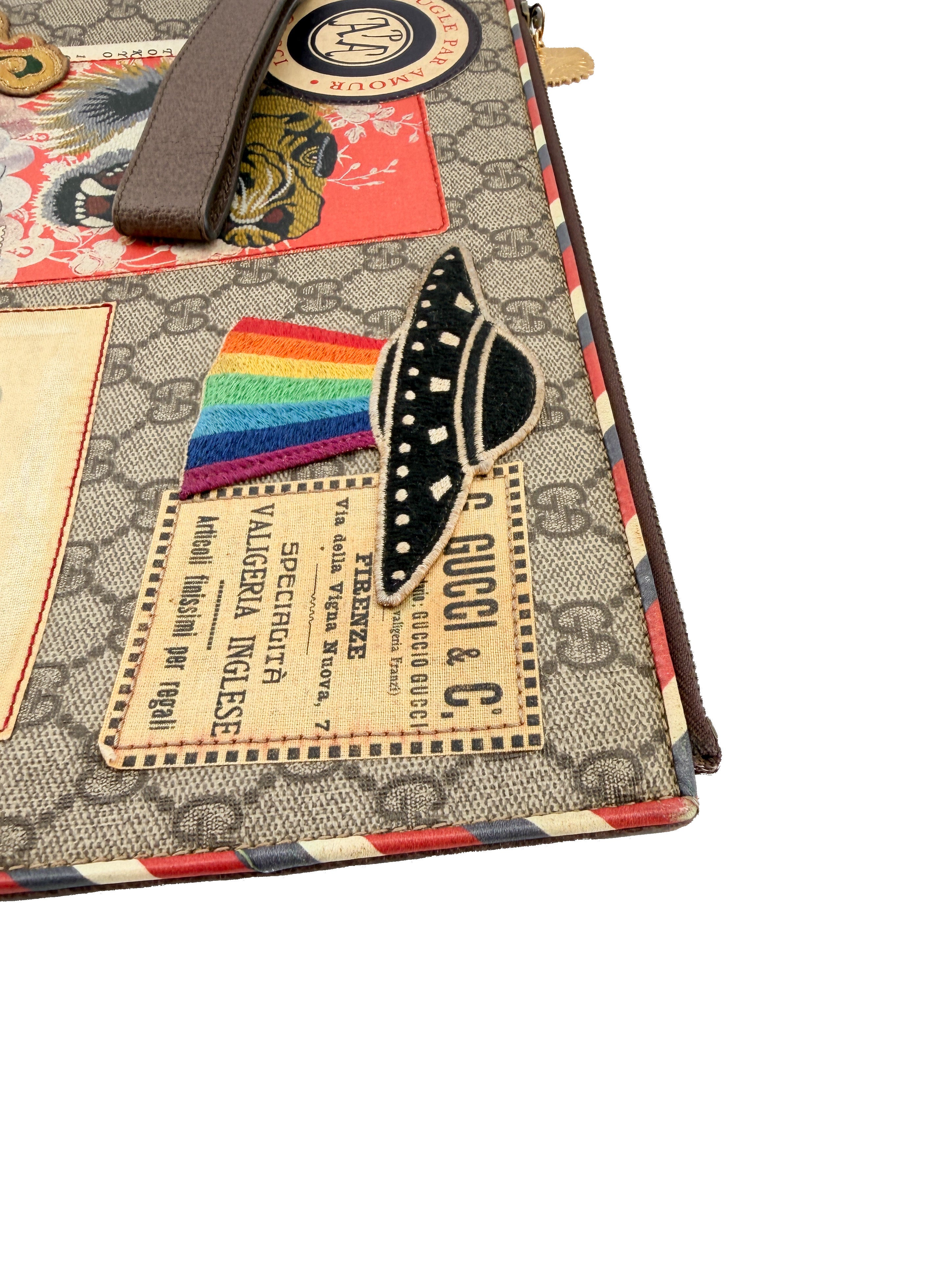 Gucci Courrier GG Supreme UFO Pouch Wristlet 473915-496334