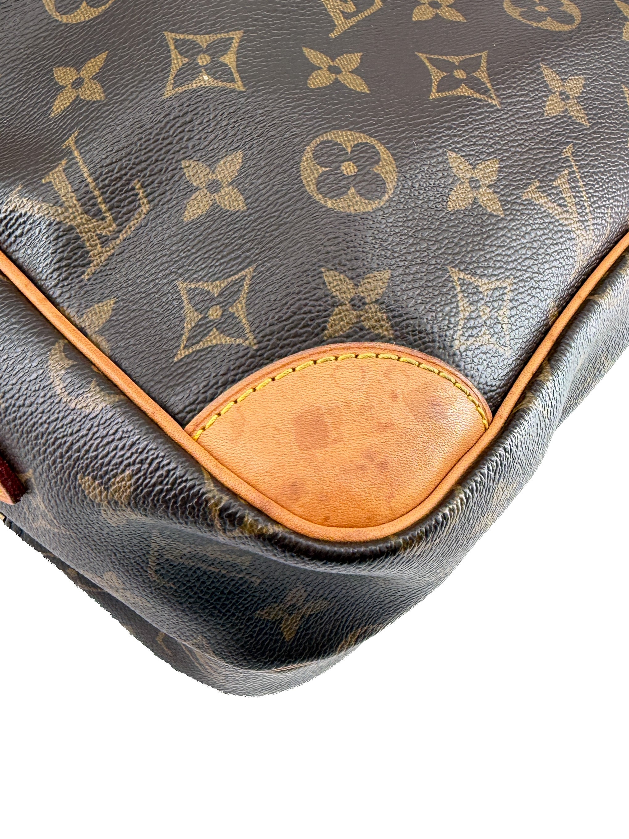 Louis Vuitton monogram Nil crossbody AR0035