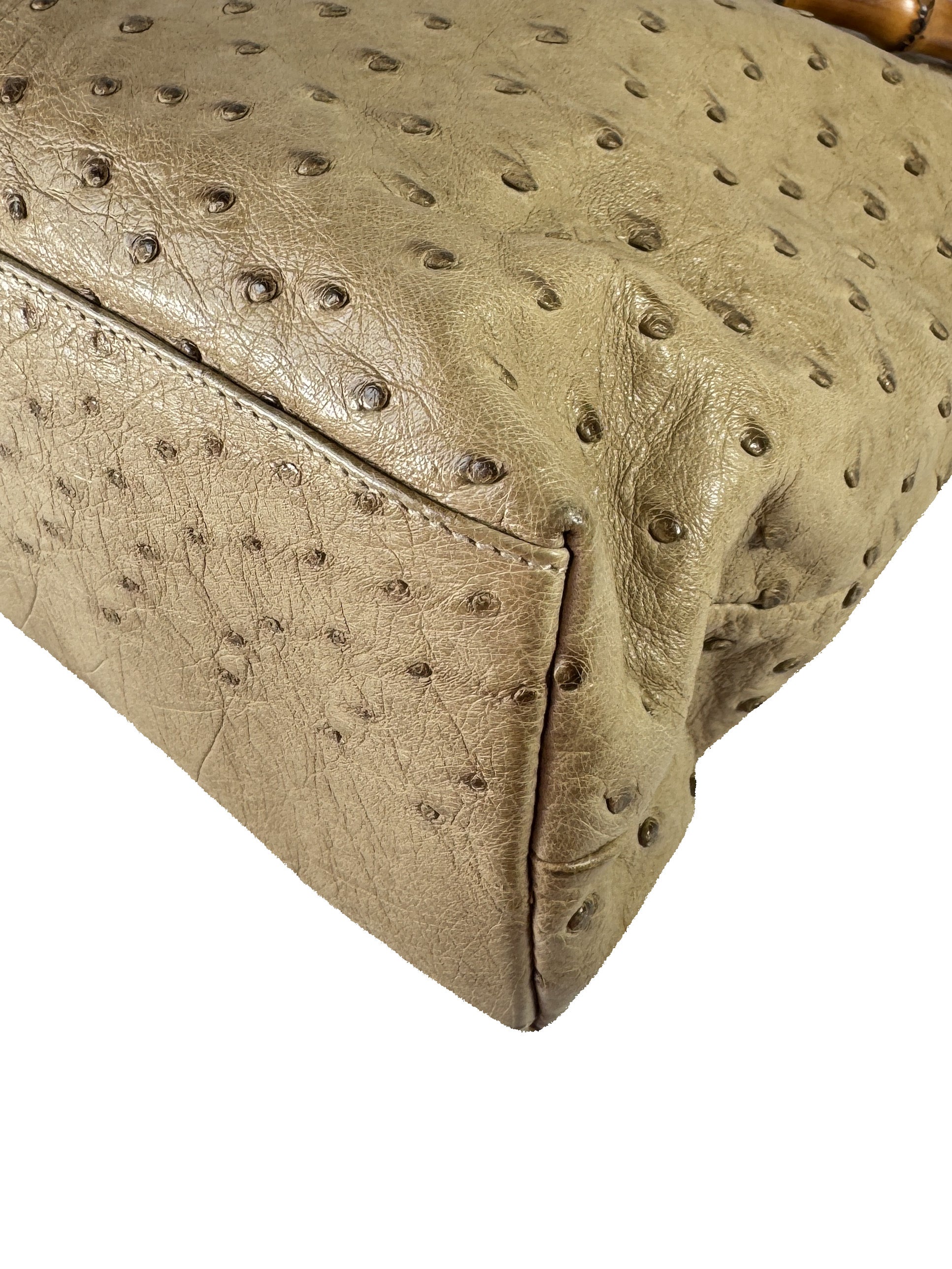 Gucci beige bamboo handle Ostrich vintage bag 204990