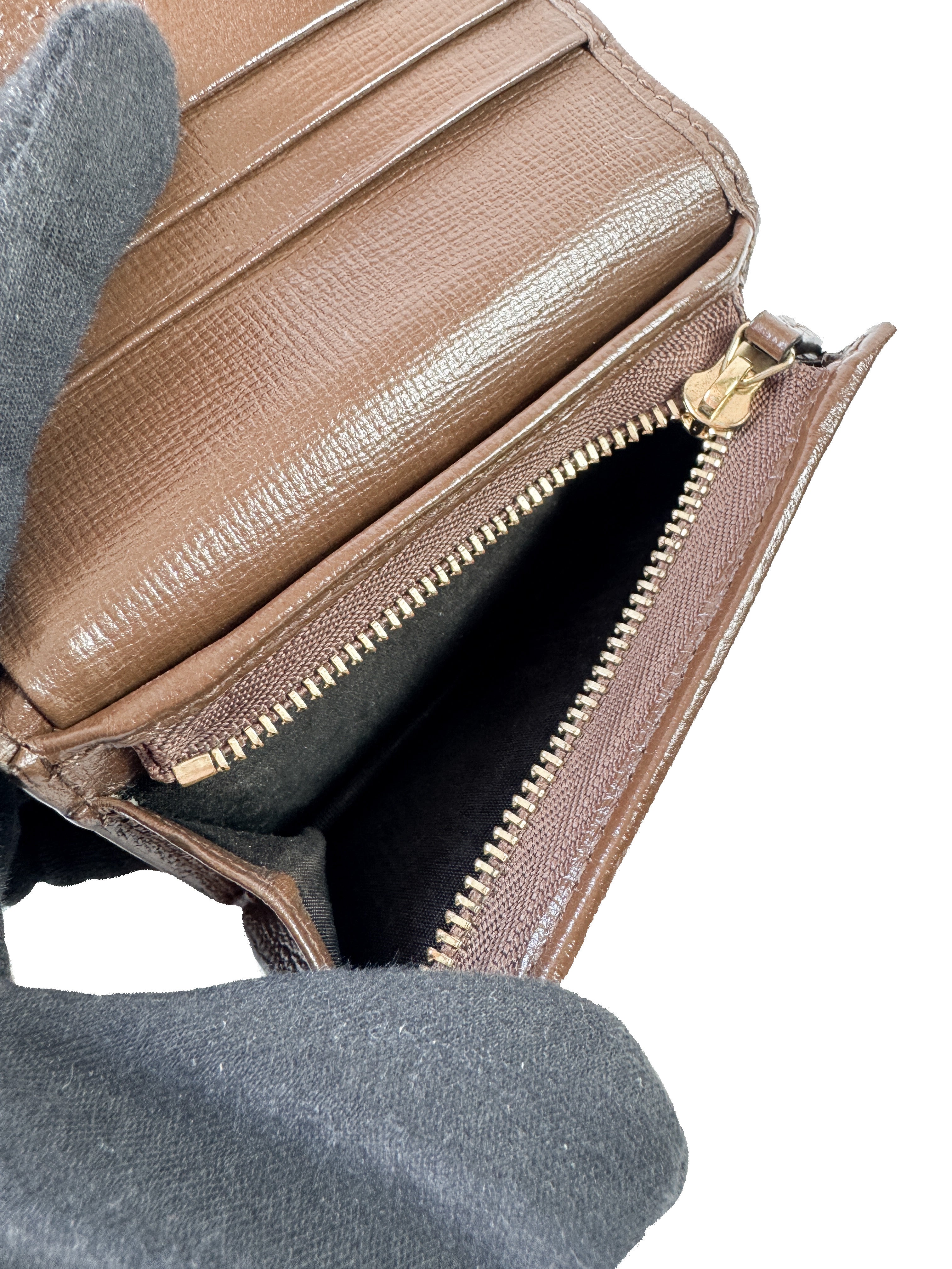 Gucci brown signature GG heart compact wallet 6488480416