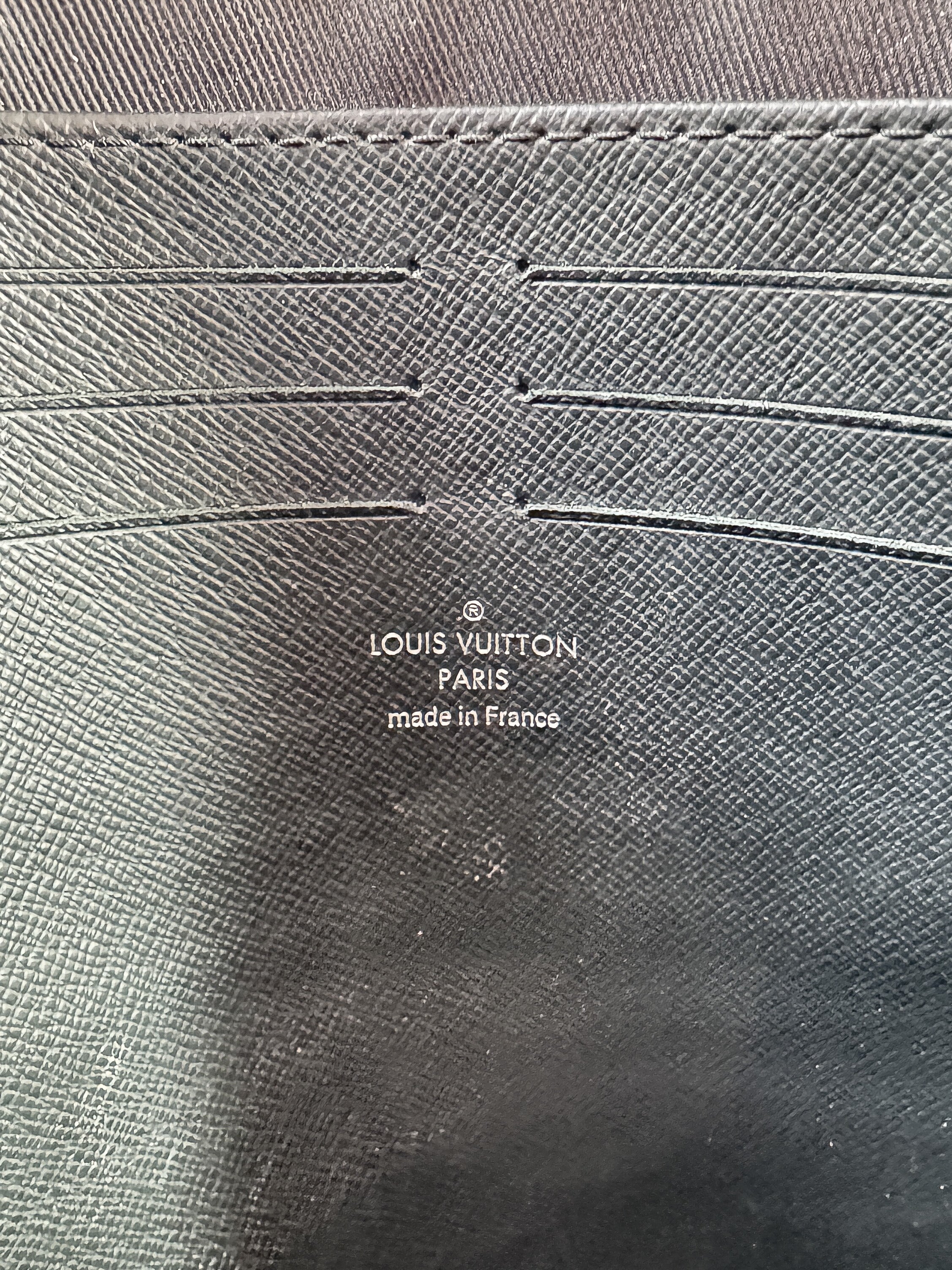 Louis Vuitton damier graphite pochette voyage MM clutch TA4118