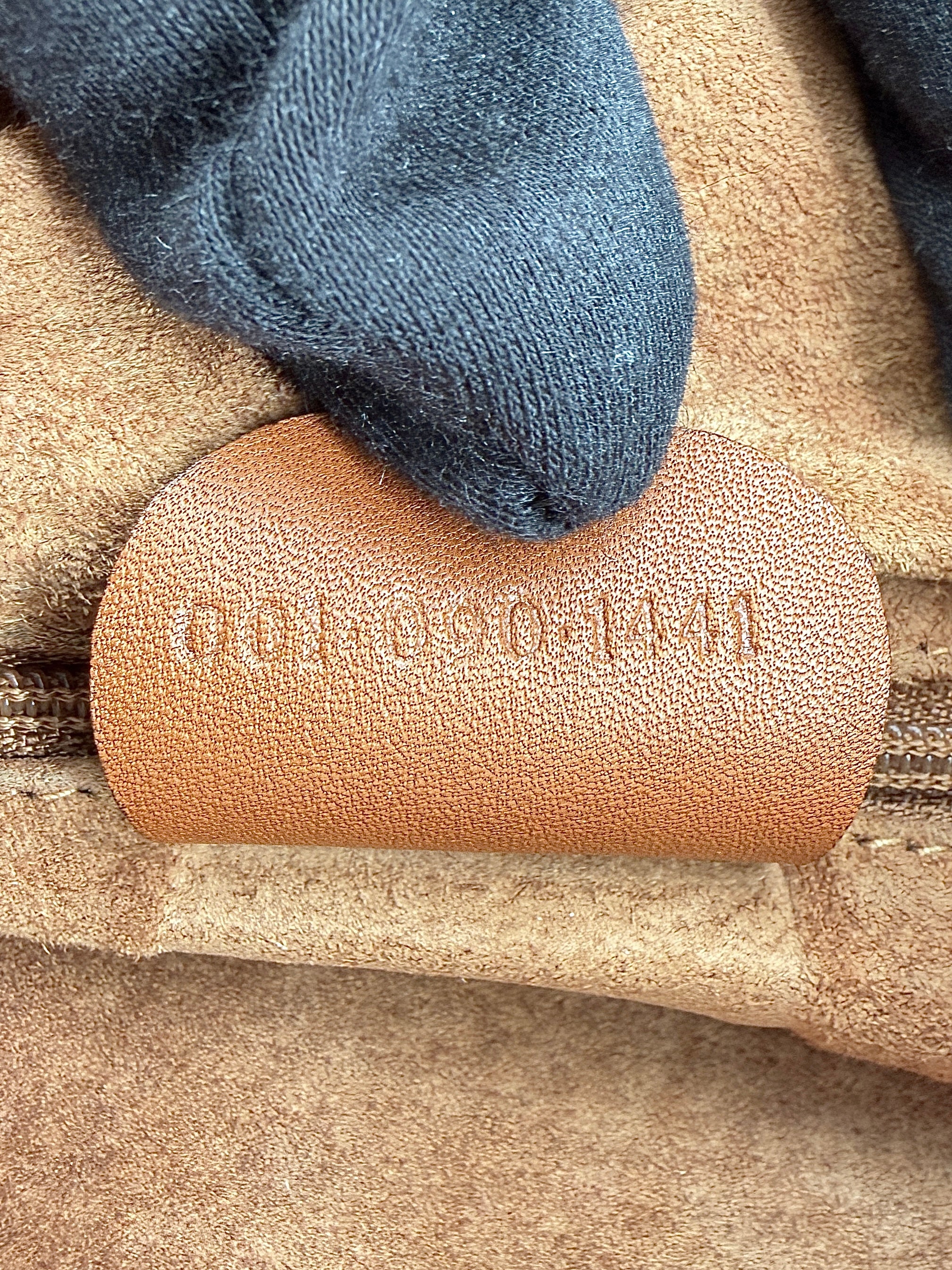 Gucci brown leather vintage shoulder bag 001-090-1441