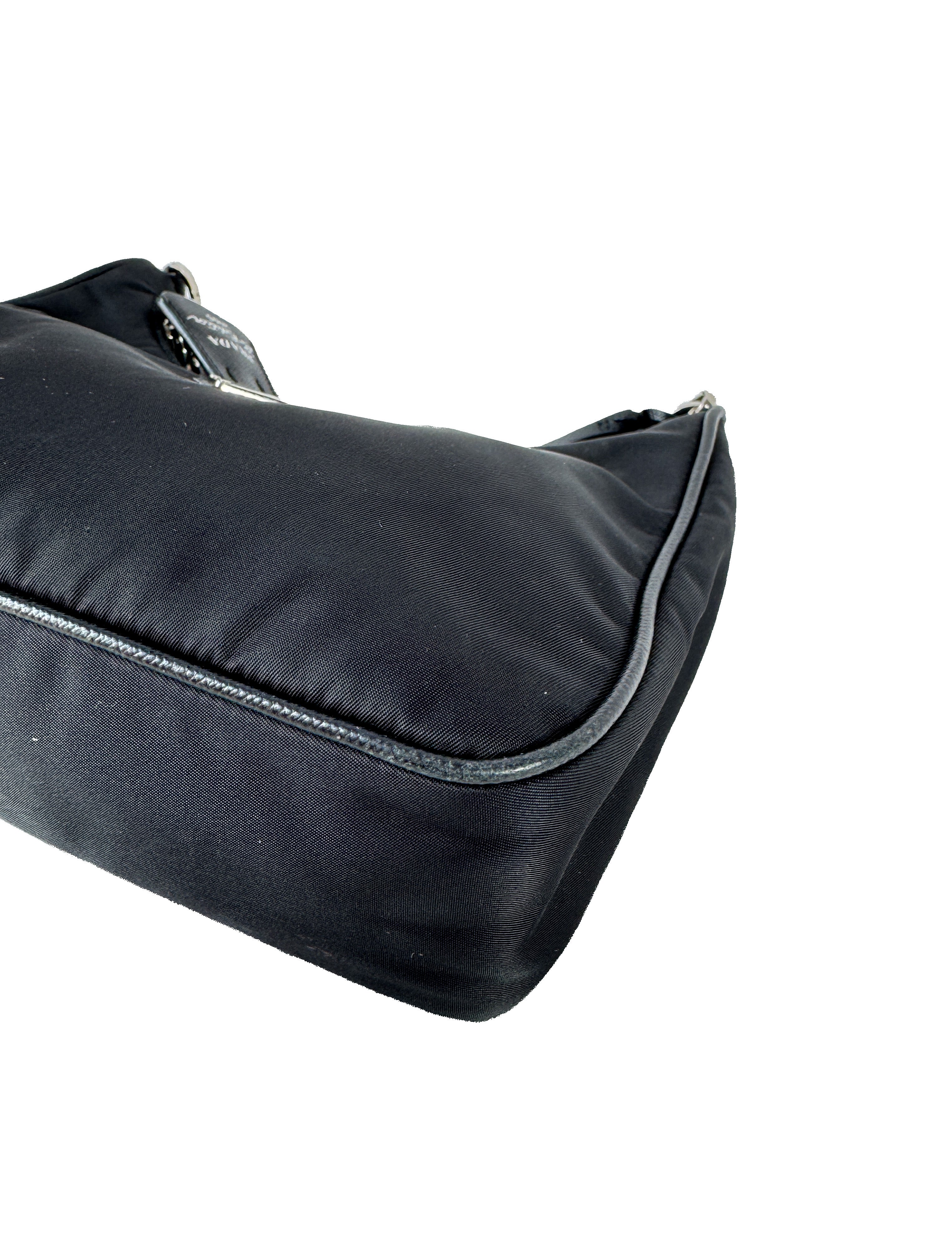 Prada black Re-Edition 2005 small Tessuto shoulder bag 31