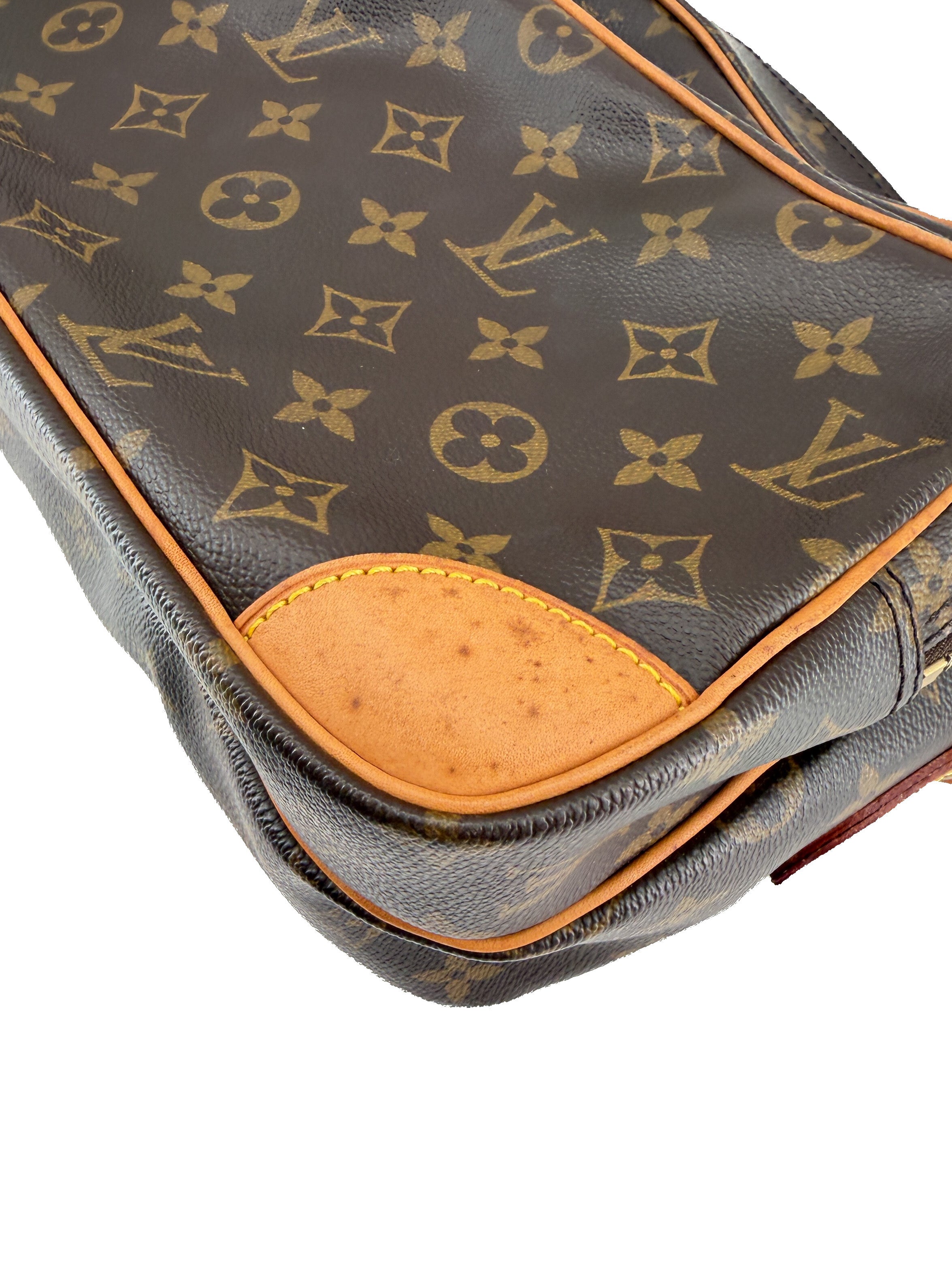 Louis Vuitton monogram Nil crossbody AR0035