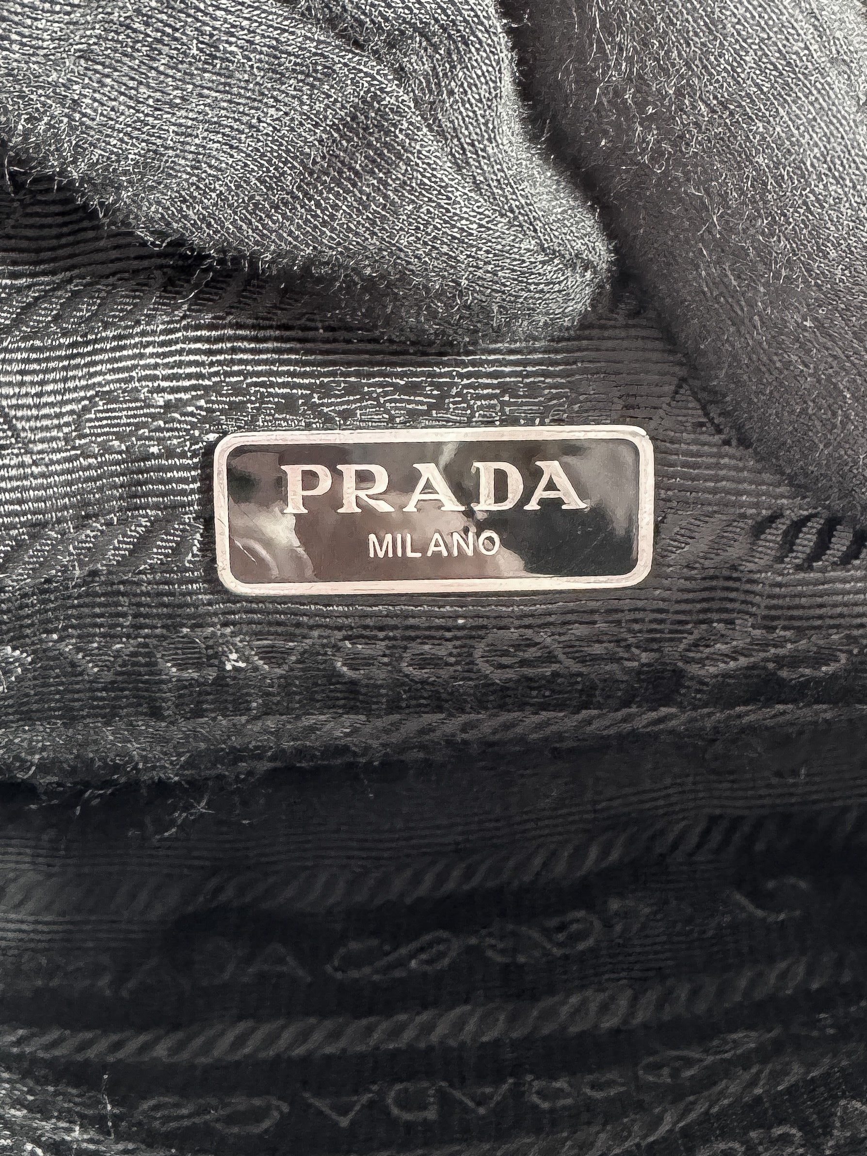 Prada black Re-Edition 2005 small Tessuto shoulder bag 31