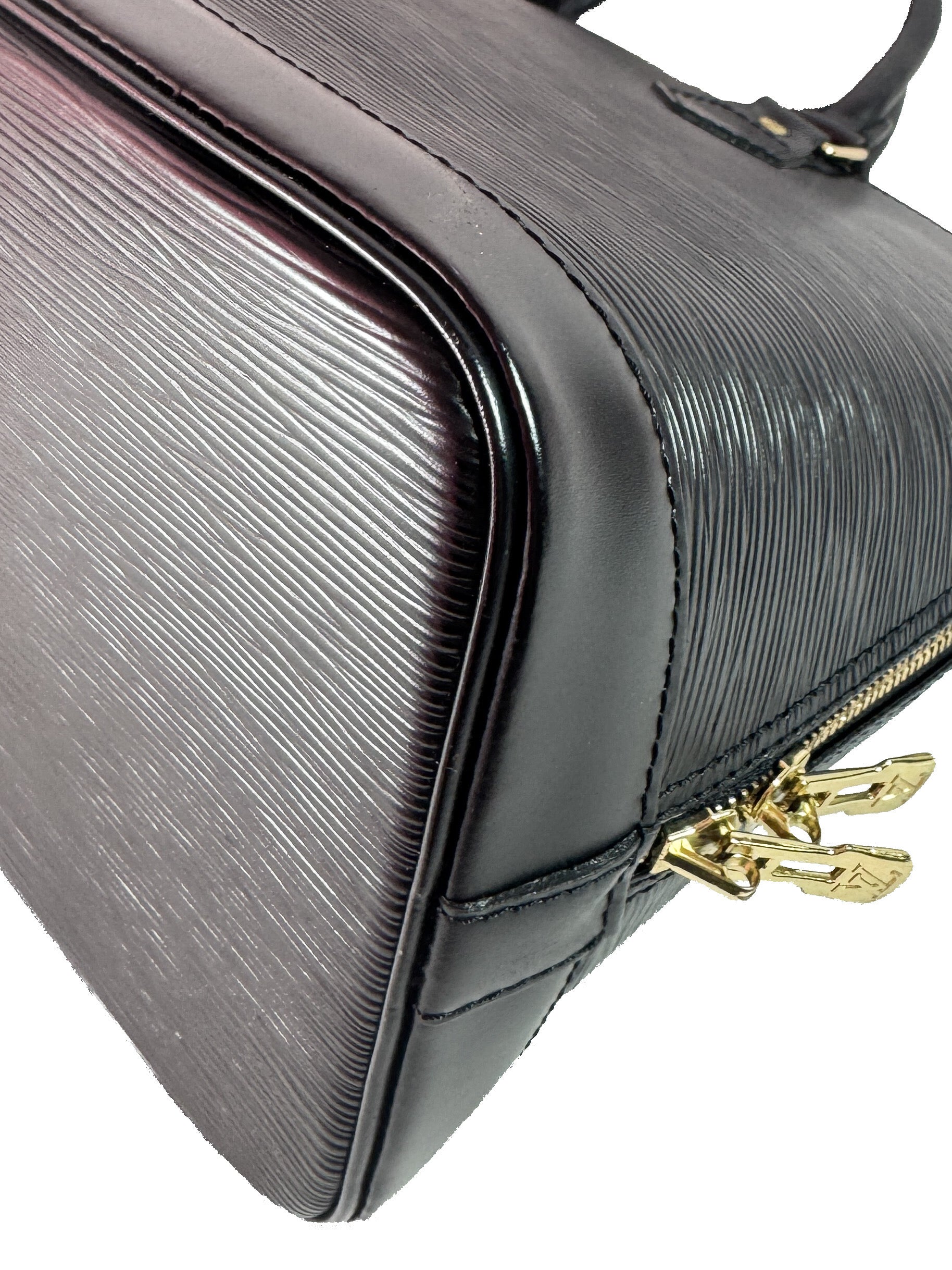 Louis Vuitton black epi Alma AR0937