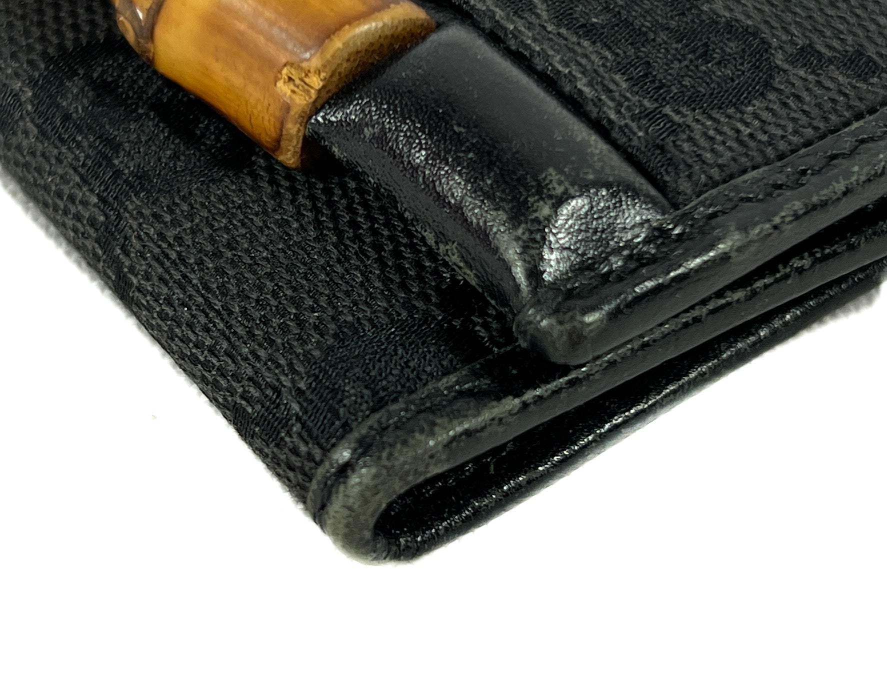 Gucci black signature key holder