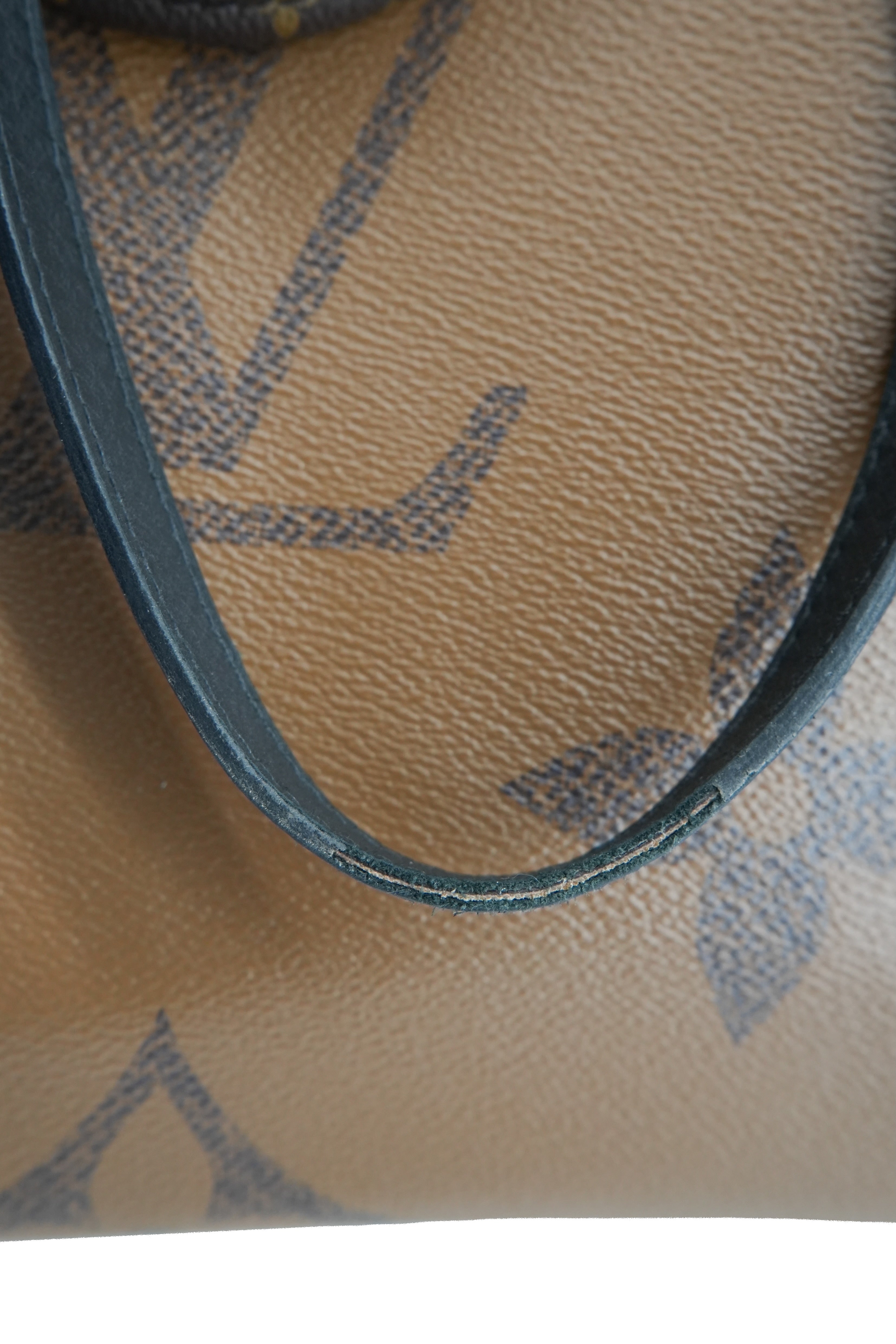 Louis Vuitton reverse monogram OntheGo GM NFC