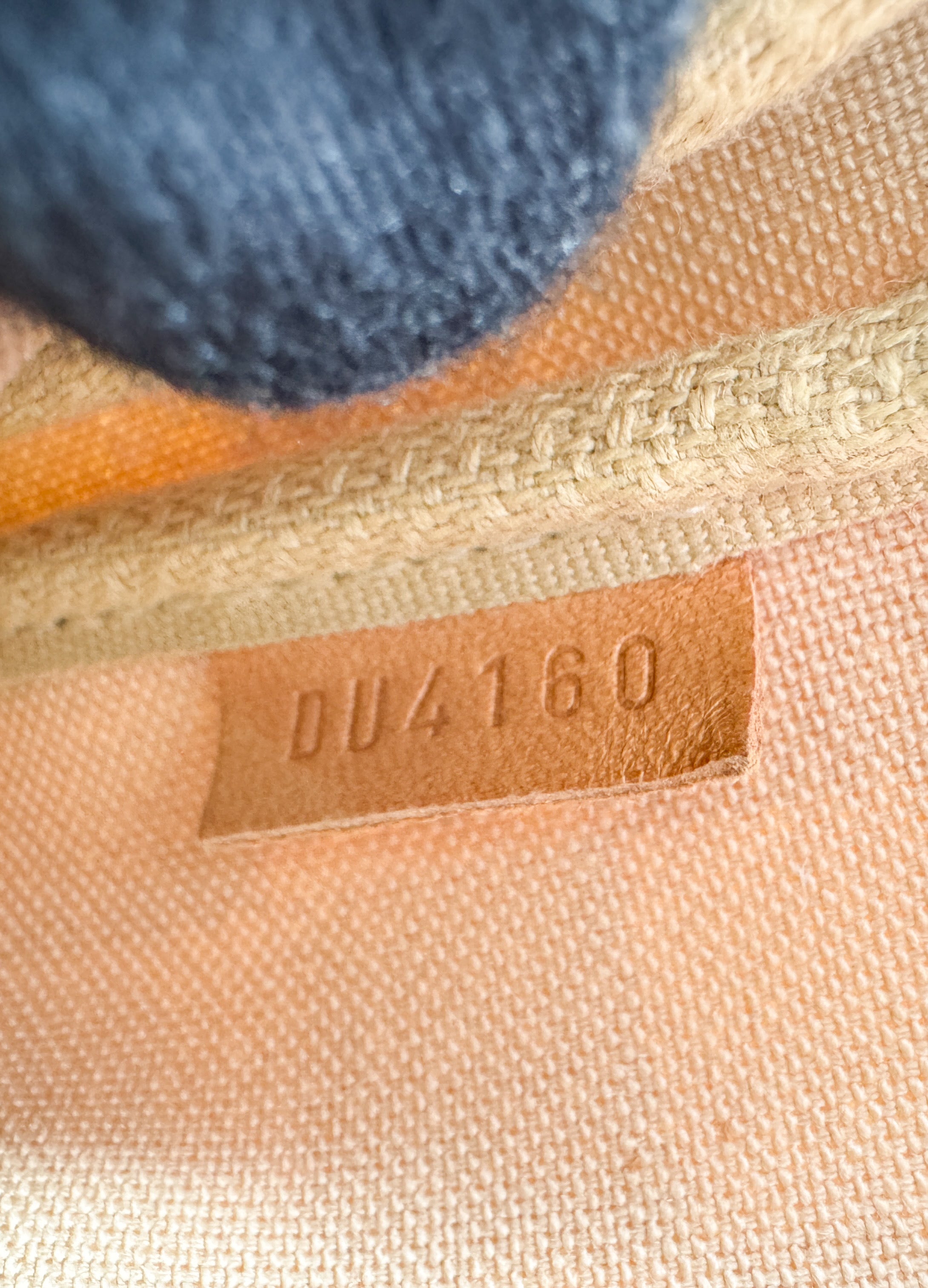 Louis Vuitton damier azur mini pochette DU4160