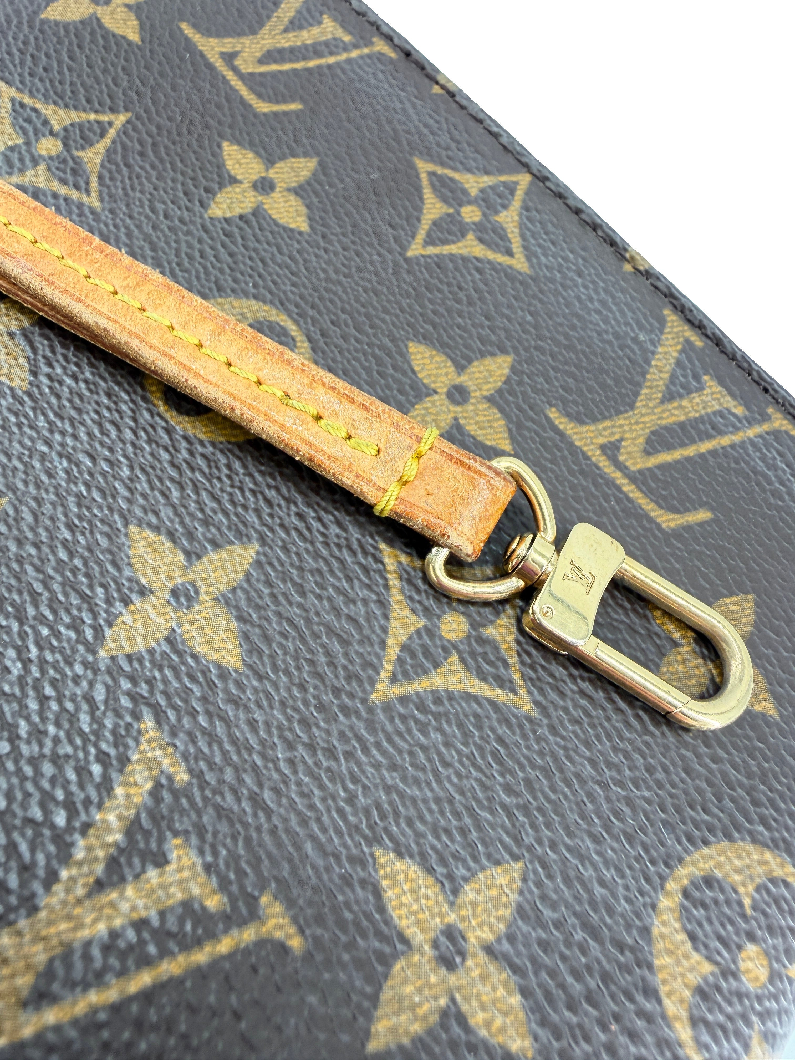 Louis Vuitton monogram Partition wristlet