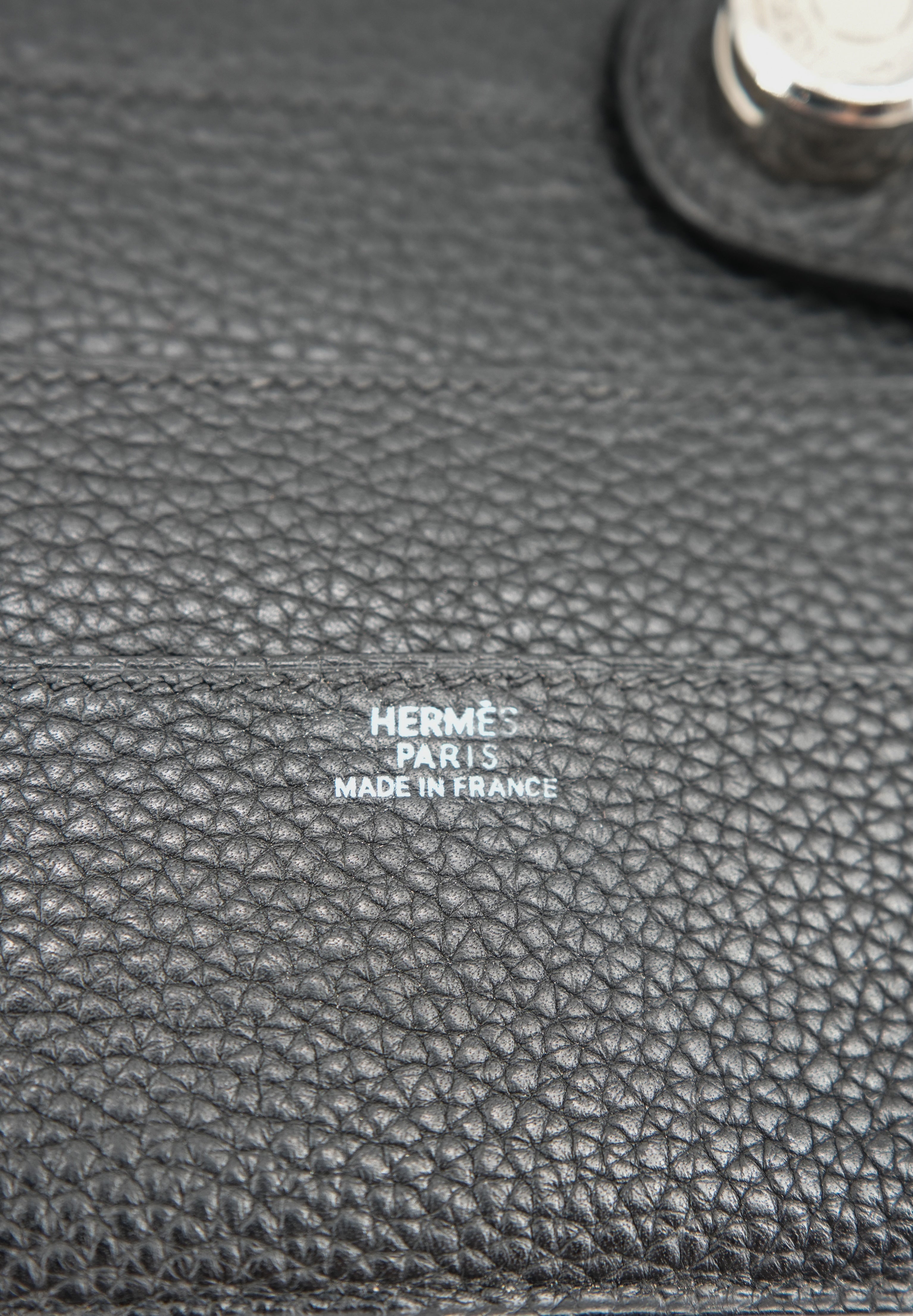 Hermès black leather Dogon wallet sqaure H