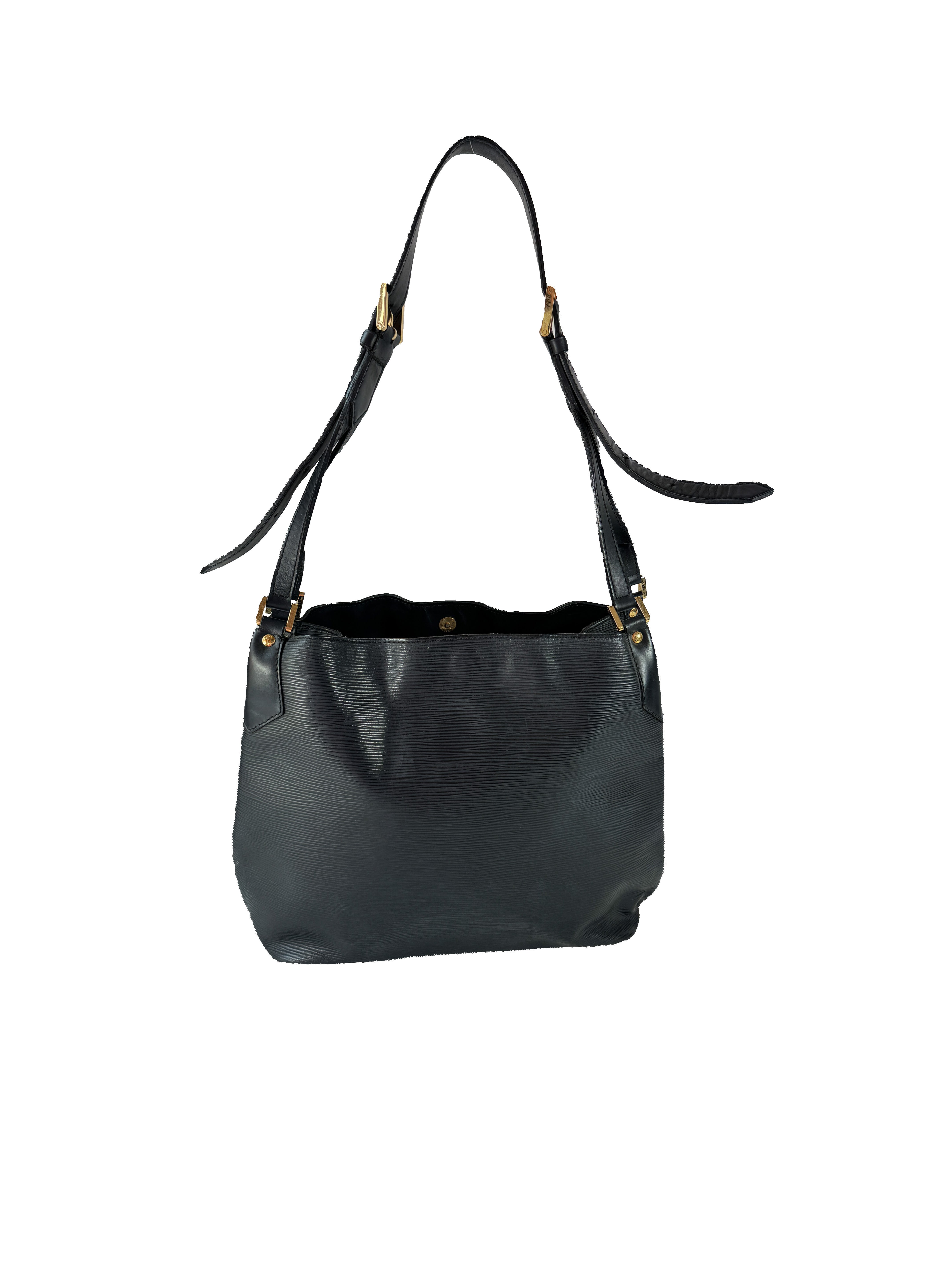 Louis Vuitton black Epi Mandala MM FL0065