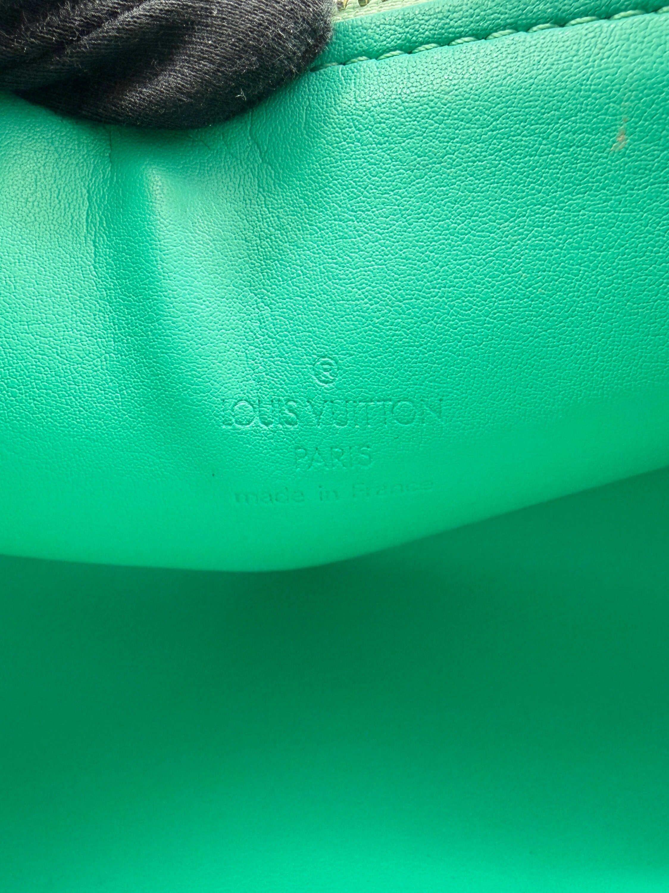 Louis Vuitton mint vernis monogram Bedford VI0014 *as is*