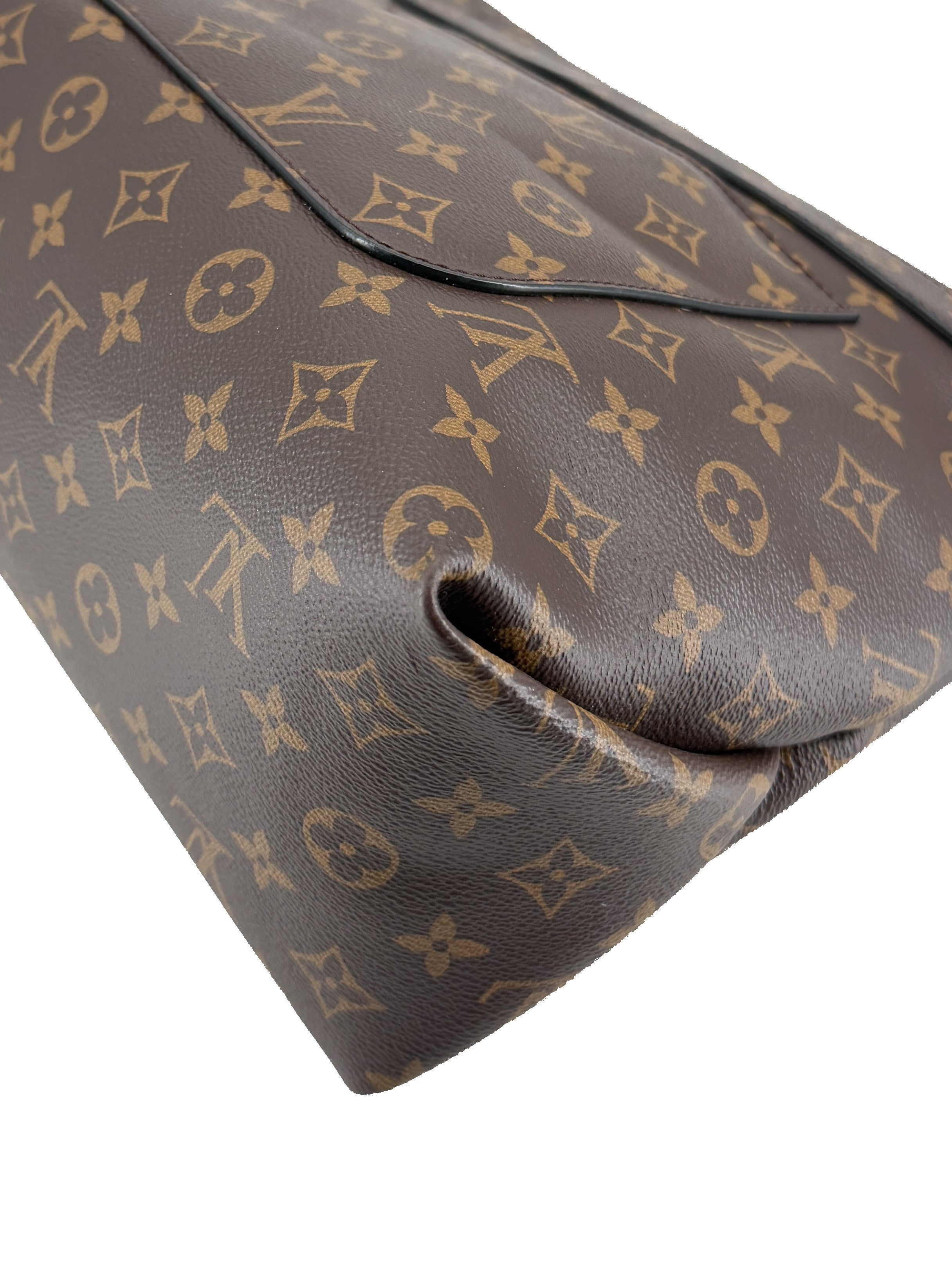 Louis Vuitton monogram Beaubourg MM DR3168