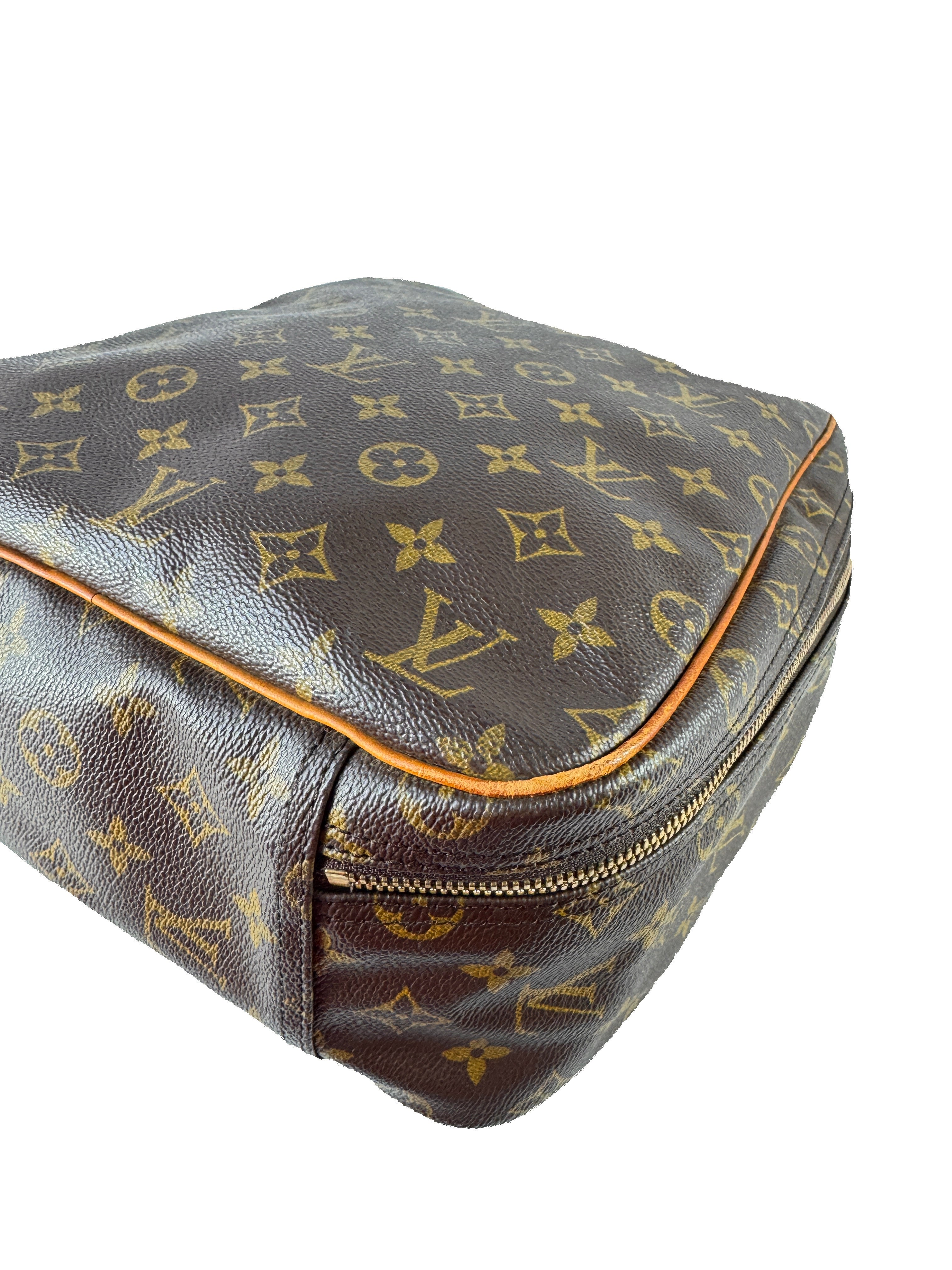 Louis Vuitton monogram excursion bag VI0926