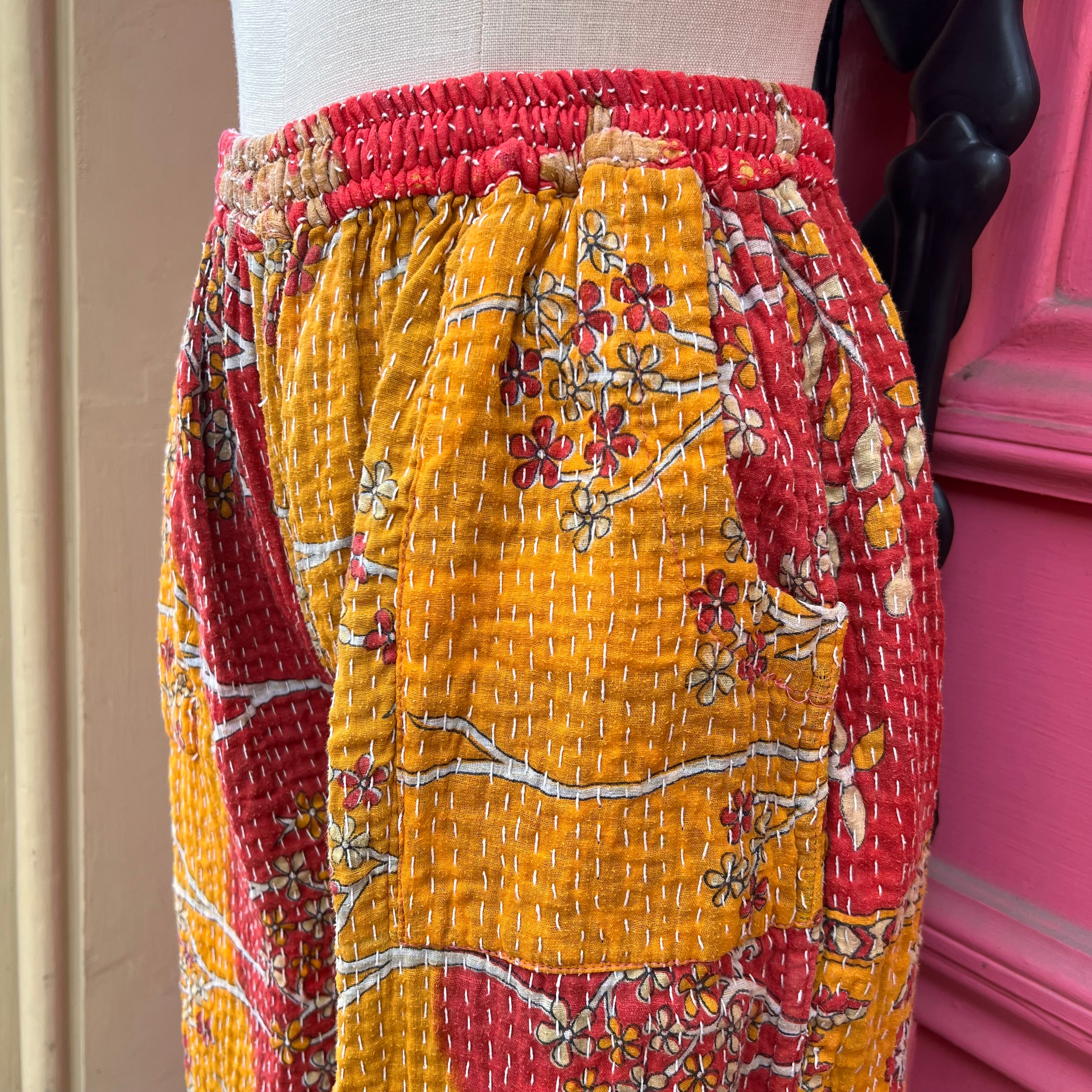 Kantha Bae red reversible pants size M/L