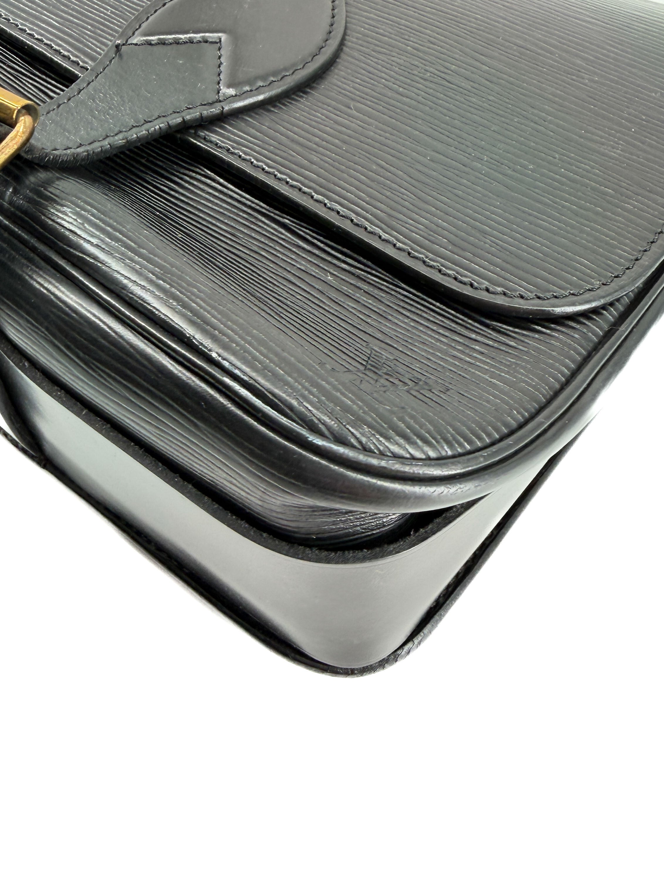 Louis Vuitton black epi Cartouchiere MM MI8901