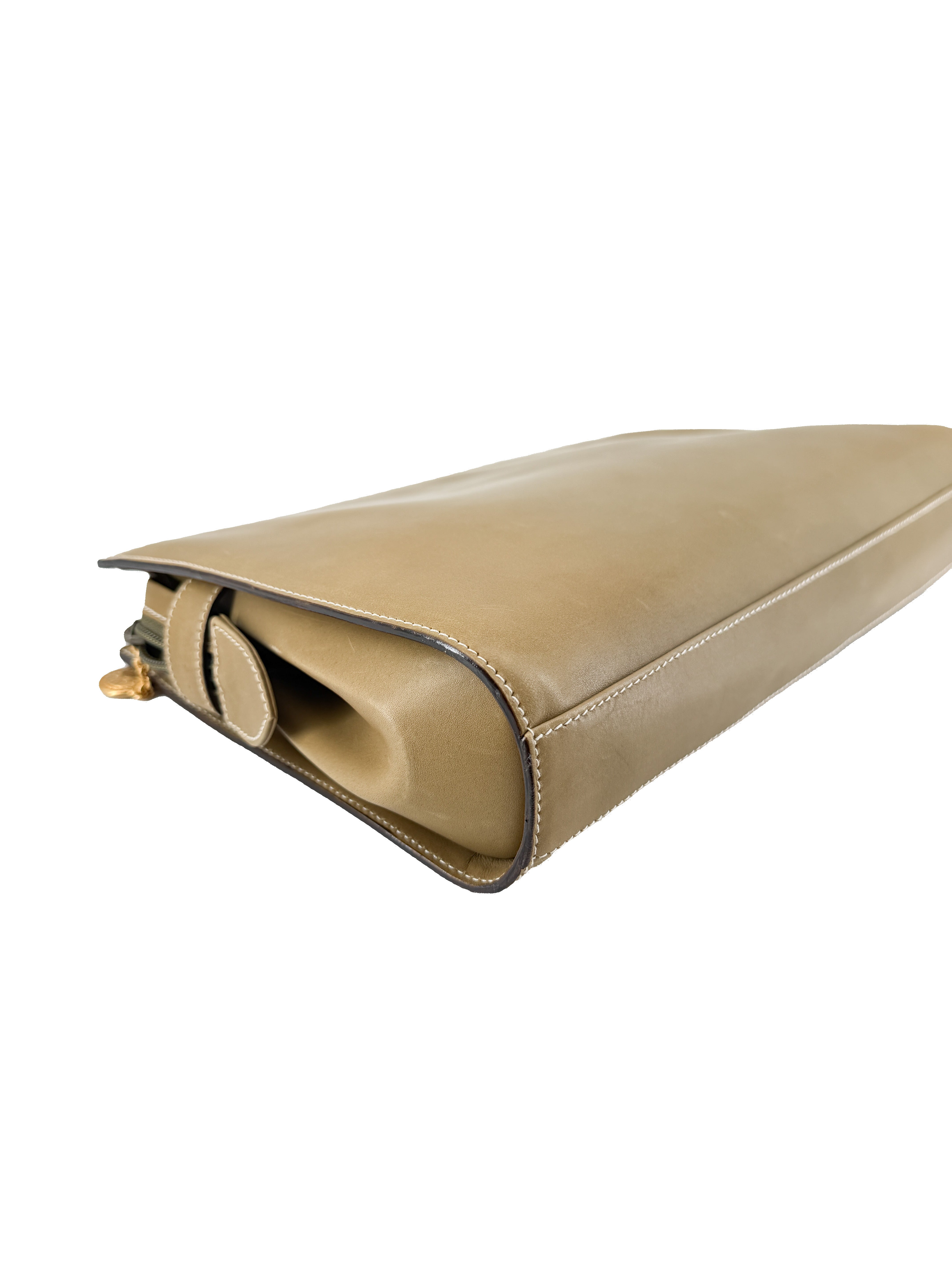 Gucci vintage olive leather clutch 004-261-0420