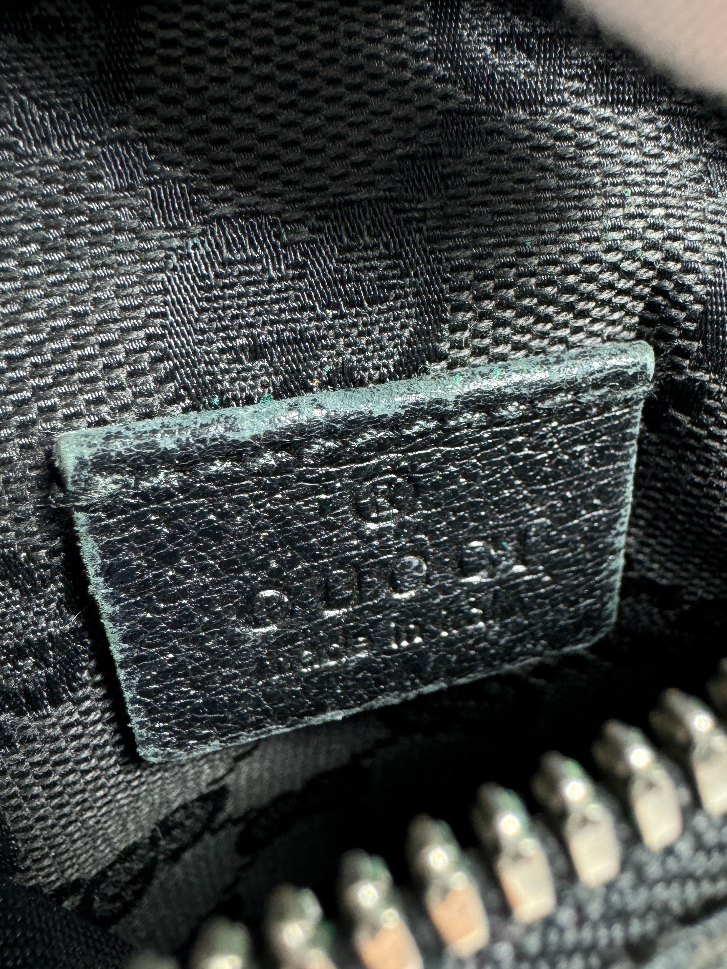 Gucci black signature vintage belt bag