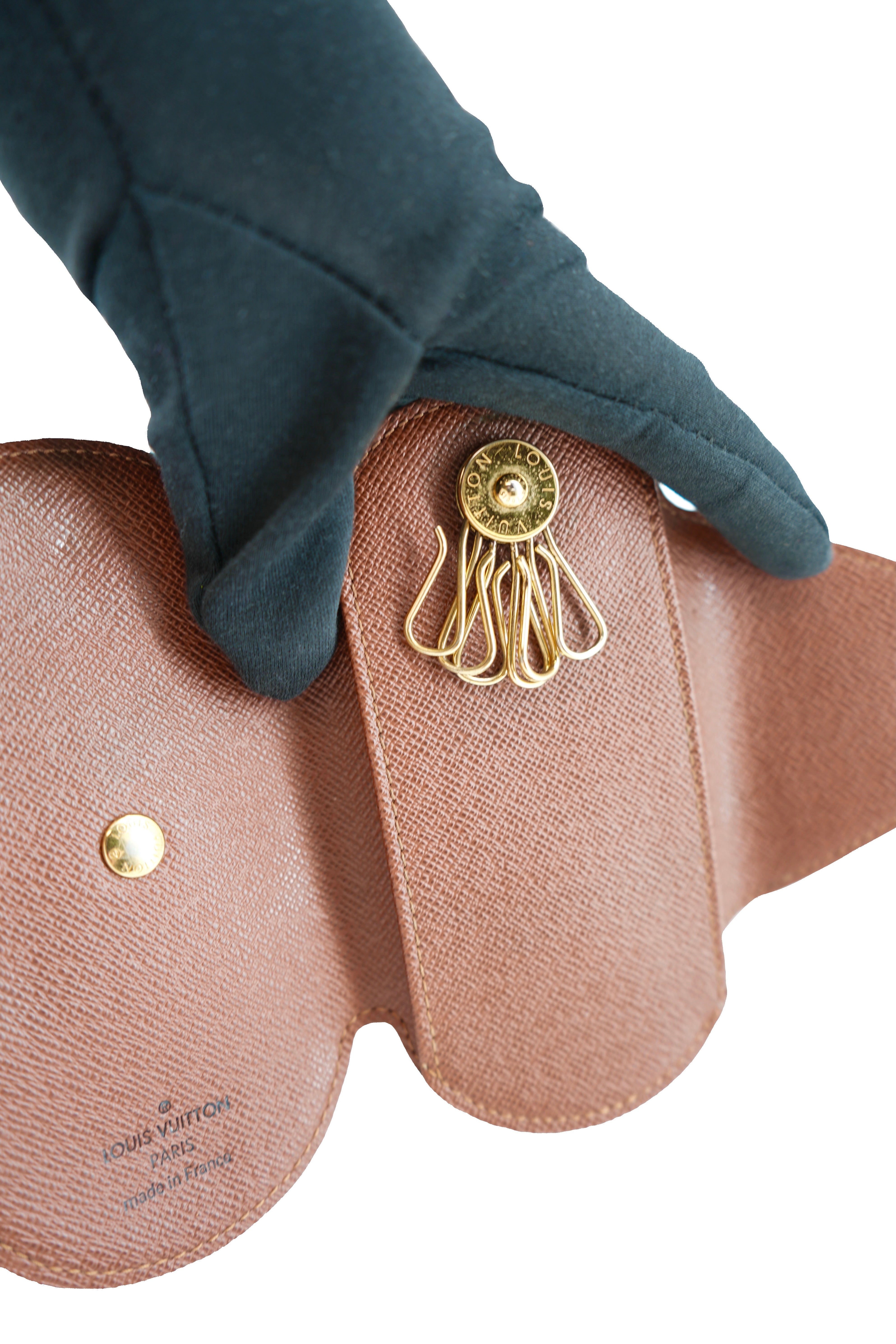 Louis Vuitton monogram round key case