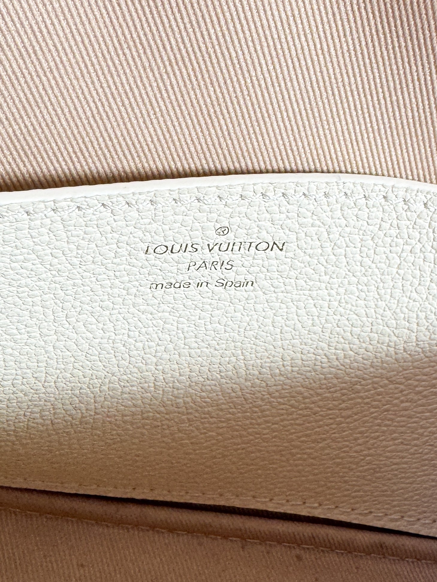 Louis Vuitton cream empreinte Metis wallet on chain NFC