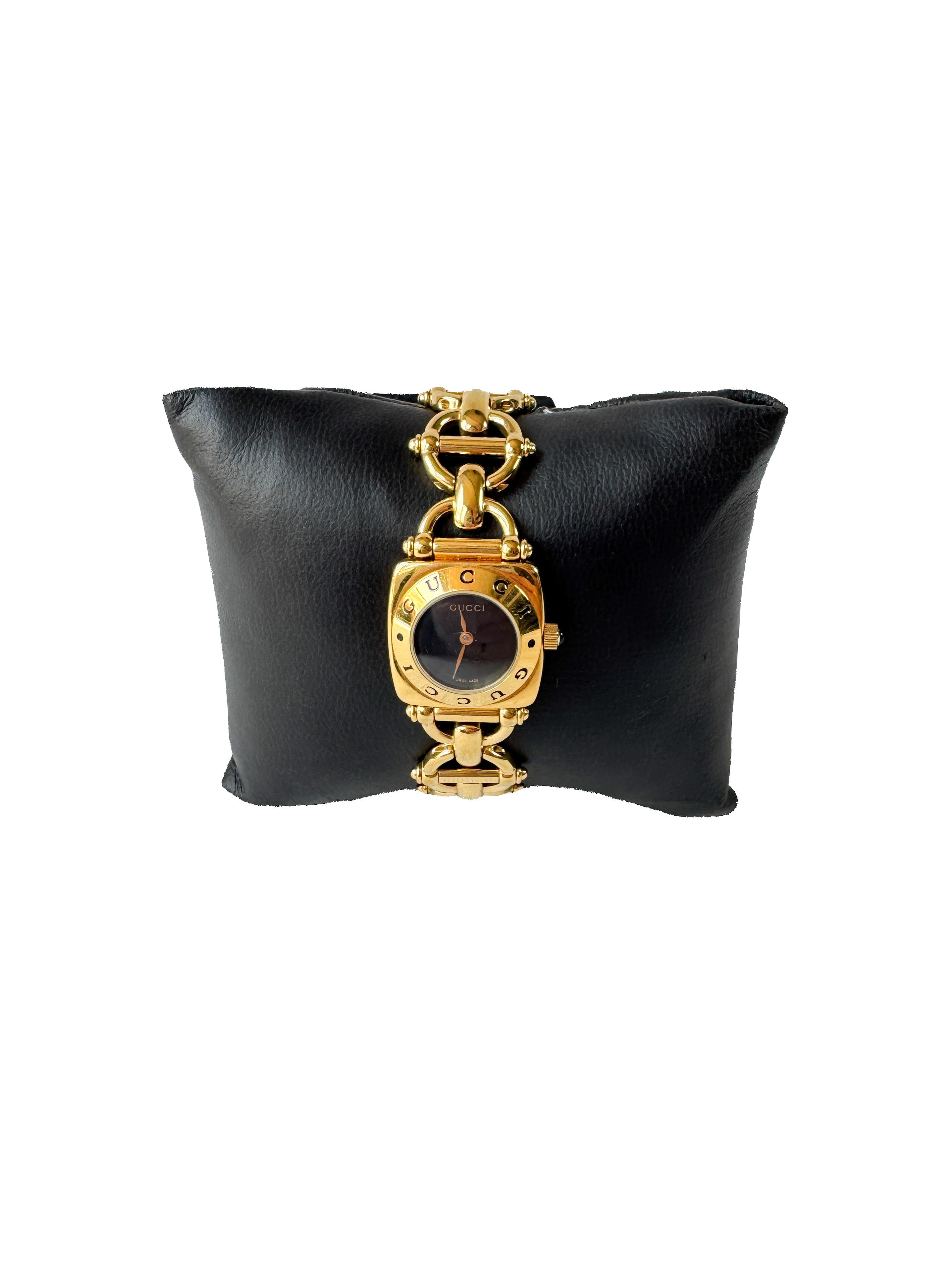 Gucci gold tone vintage G4000L watch P10