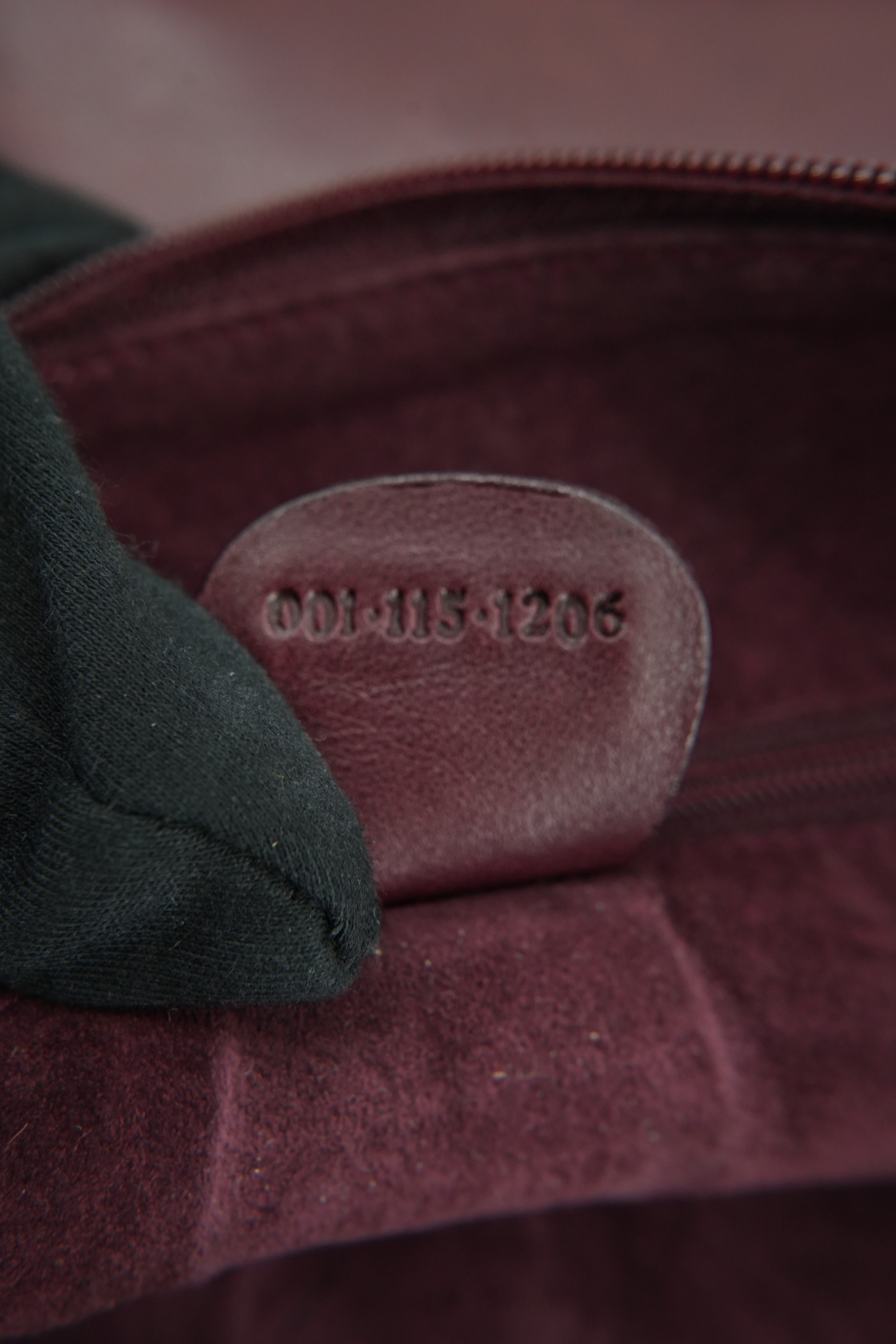 Gucci burgundy vintage leather shoulder bag 001-115-1206