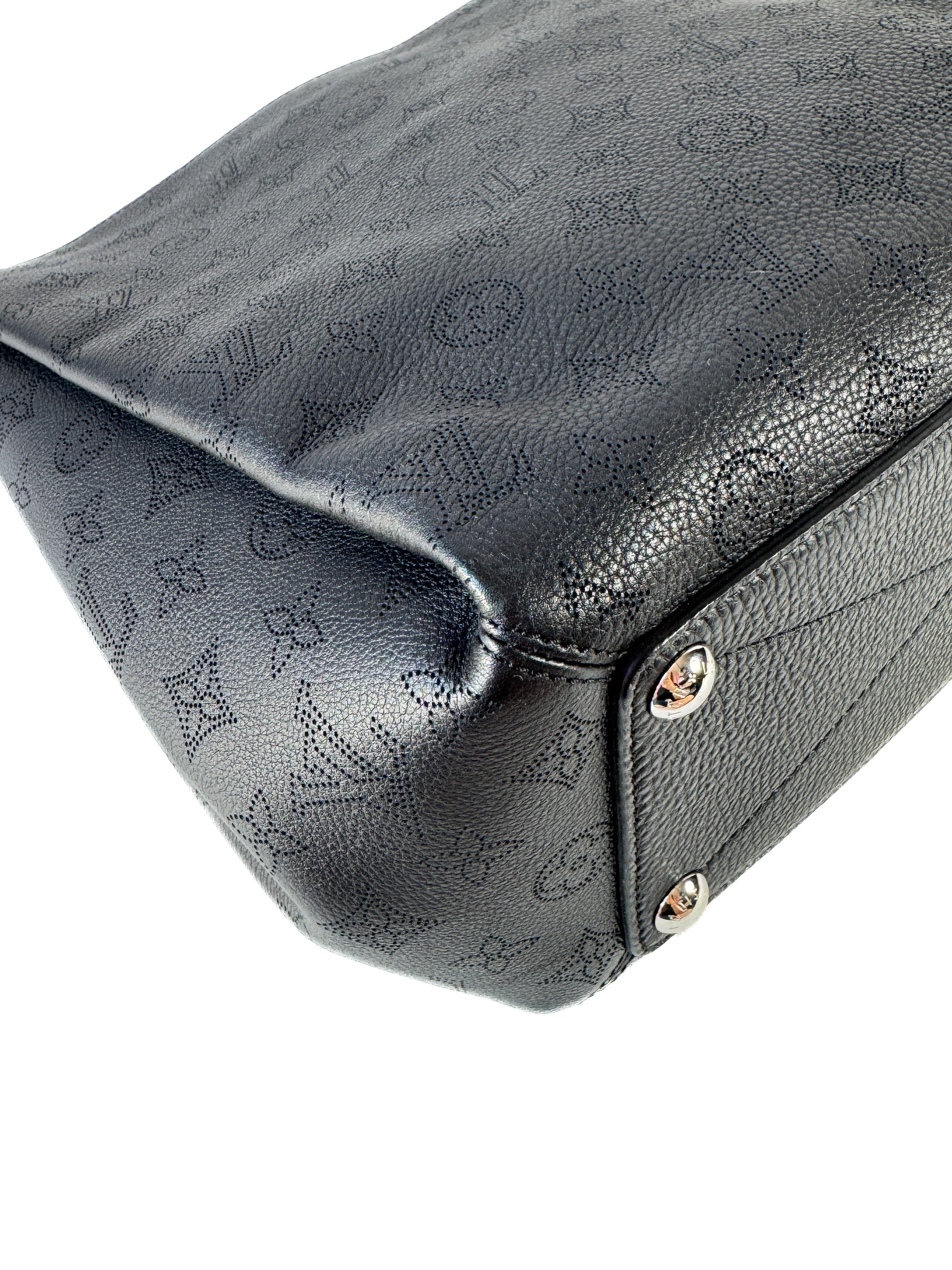 Louis Vuitton black Babylone Handbag Mahina Leather PM AH1155