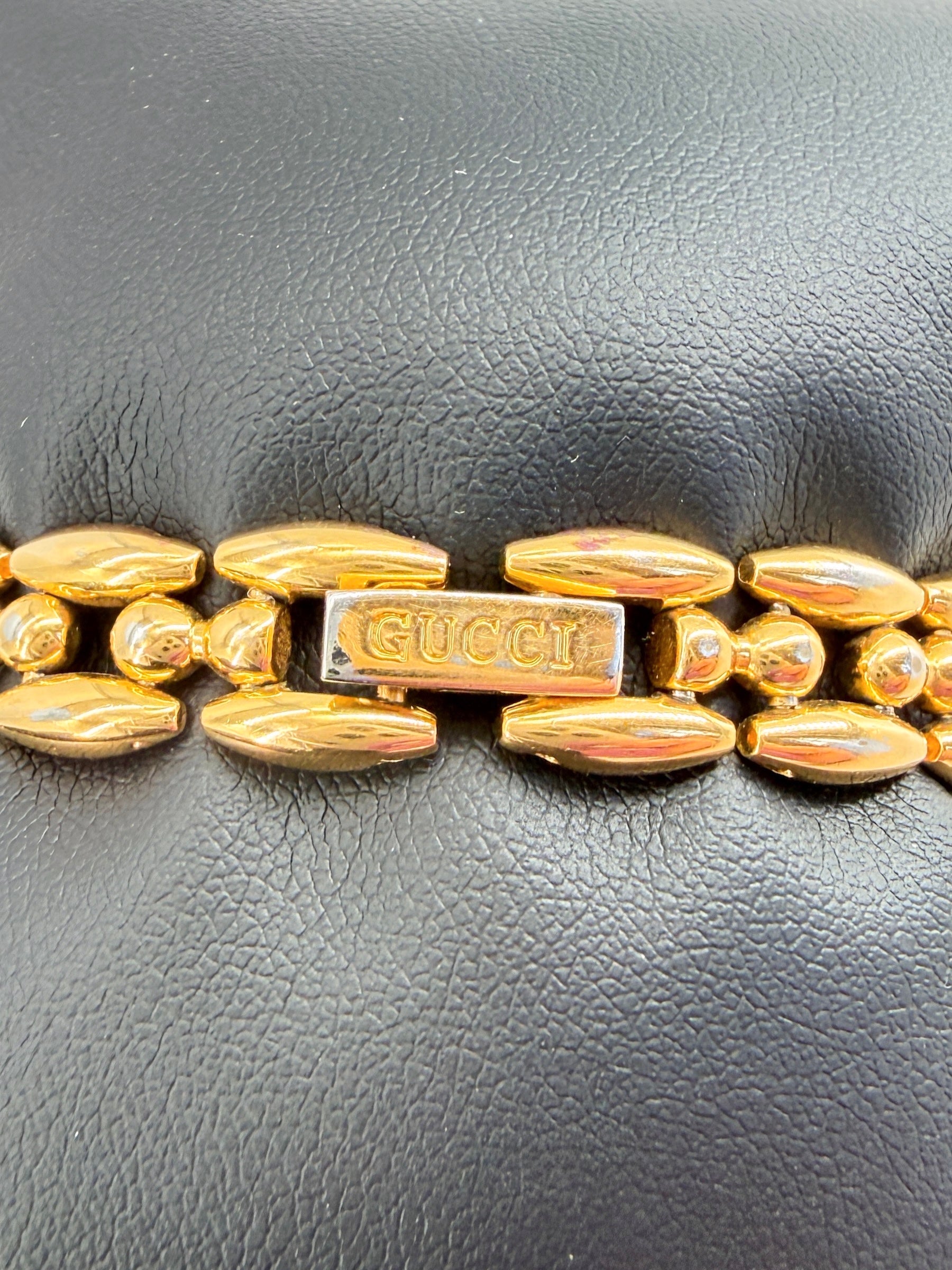 Gucci vintage gold tone Bezel watch 1322567