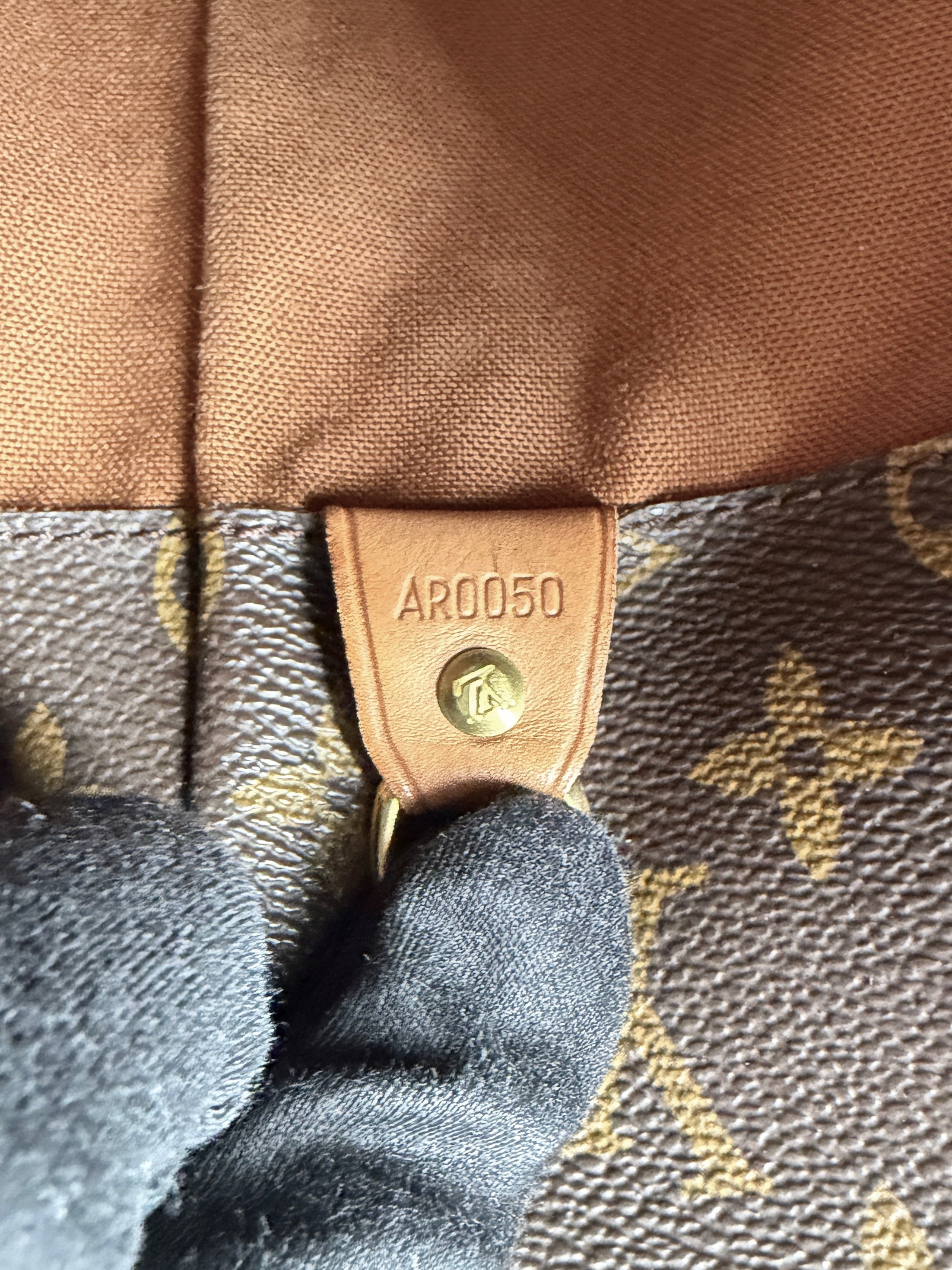 Louis Vuitton monogram Cabas Alto AR0050