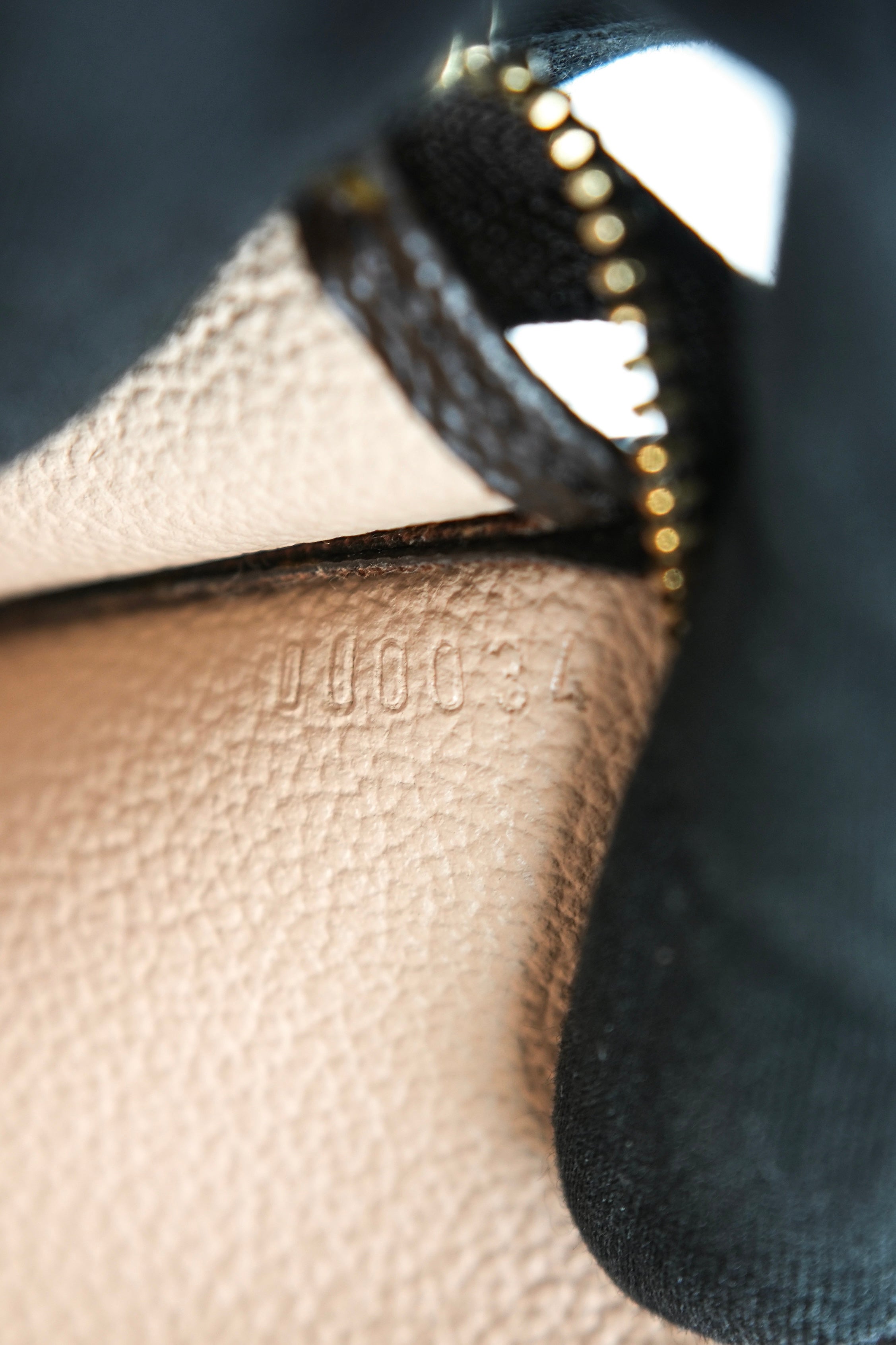 Louis Vuitton monogram Toiletry 15 DU0034
