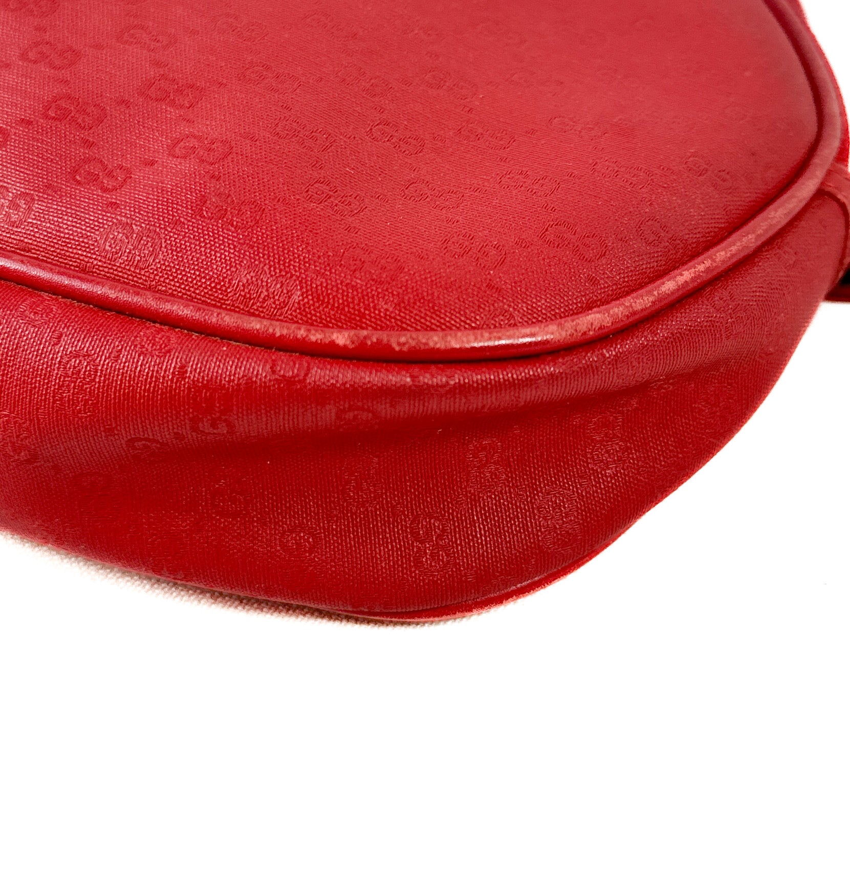 Gucci red monogram coated canvas leather crossbody 007 933 1113