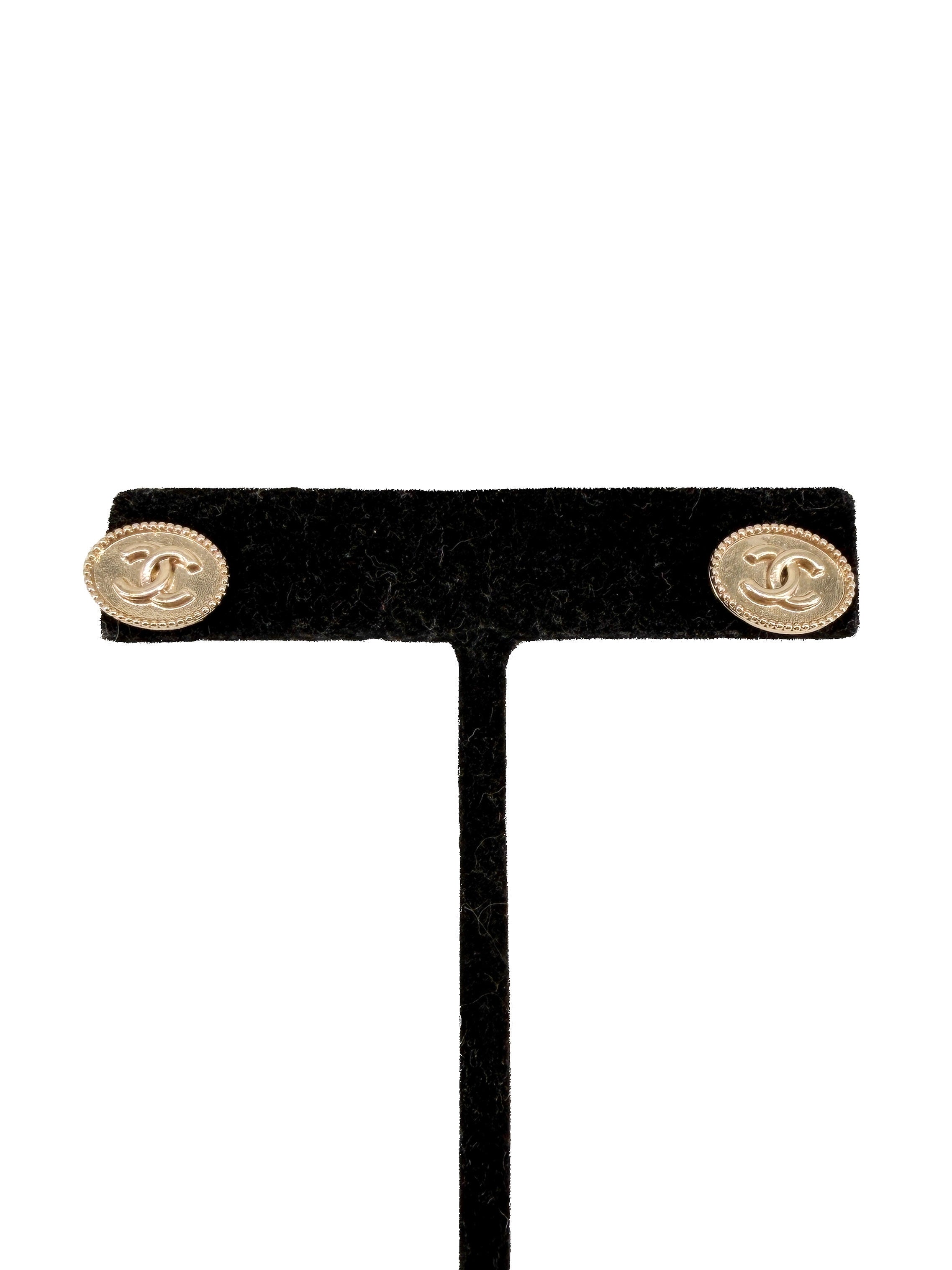 Chanel gold tone CC earrings A21