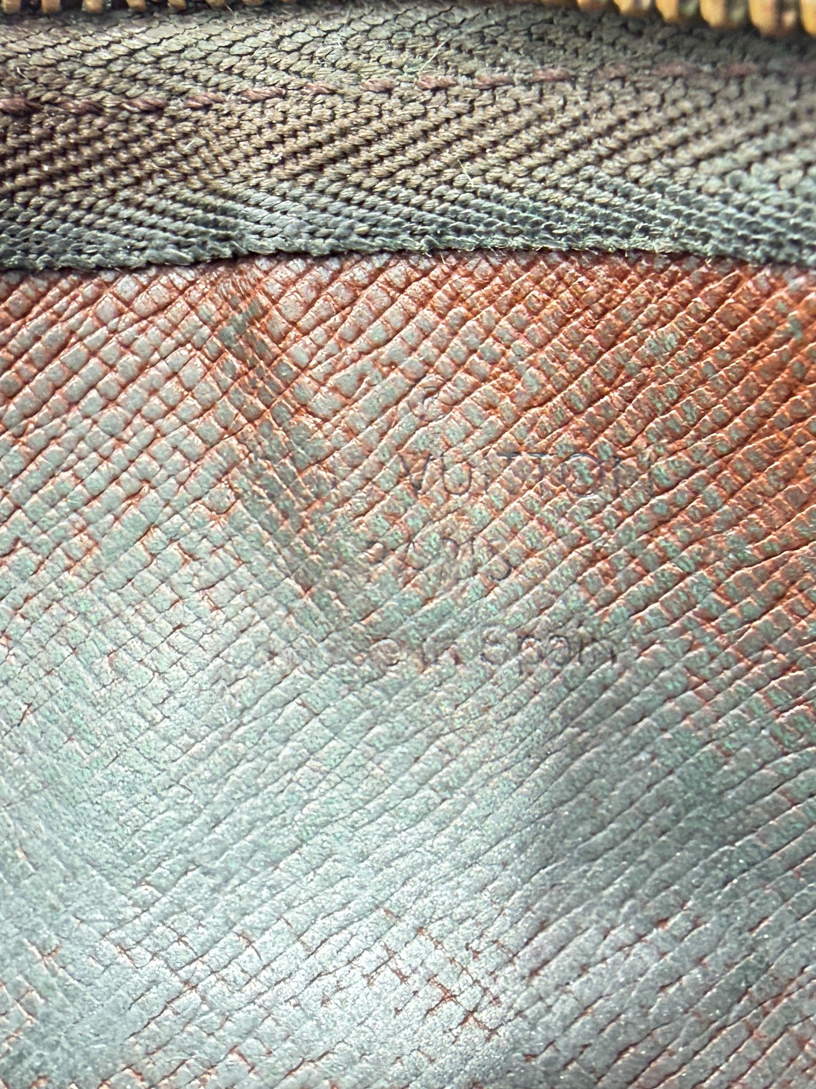 Louis Vuitton monogram vintage Key cles pouch