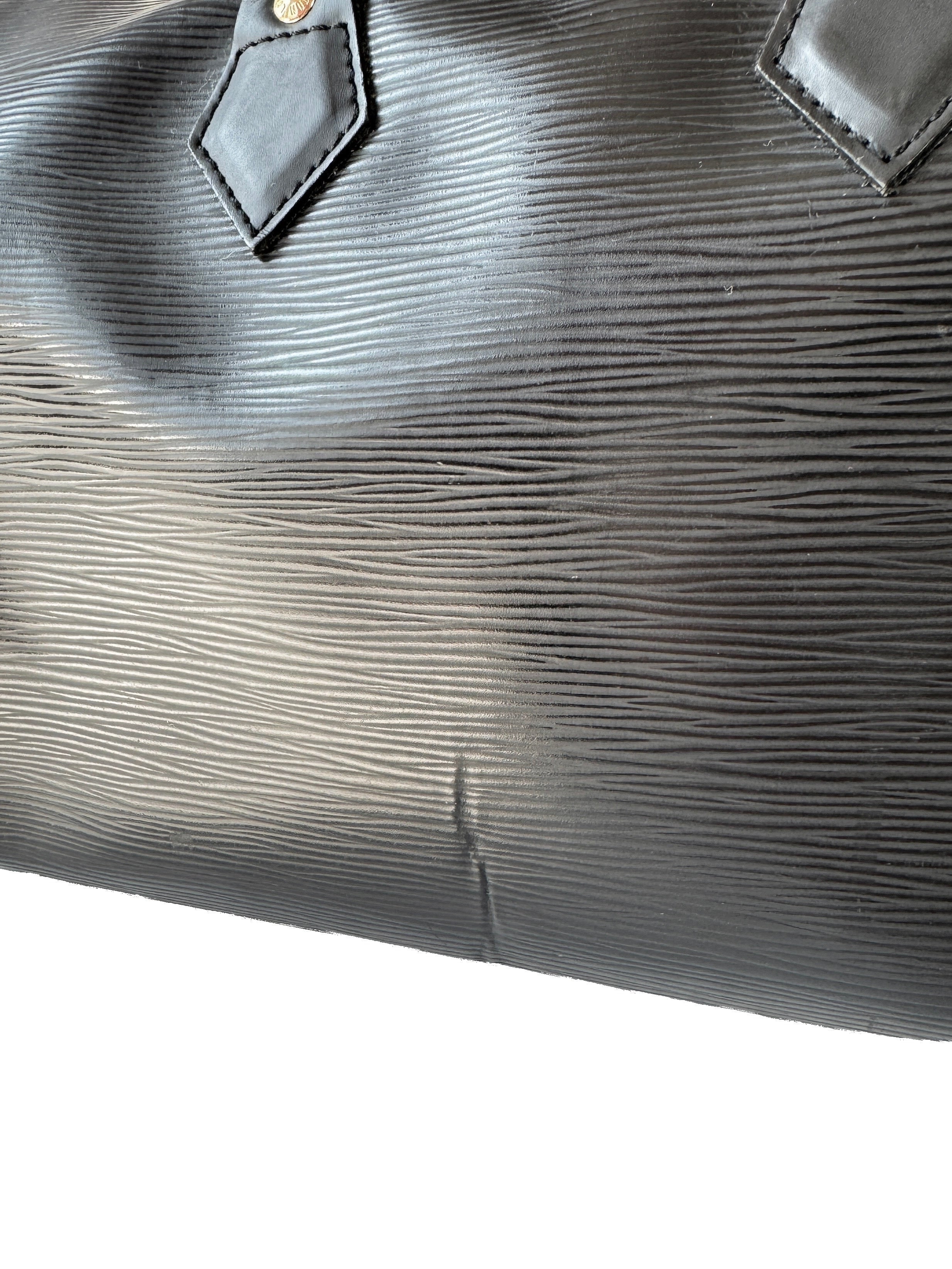 Louis Vuitton black epi speedy 25 SP0035