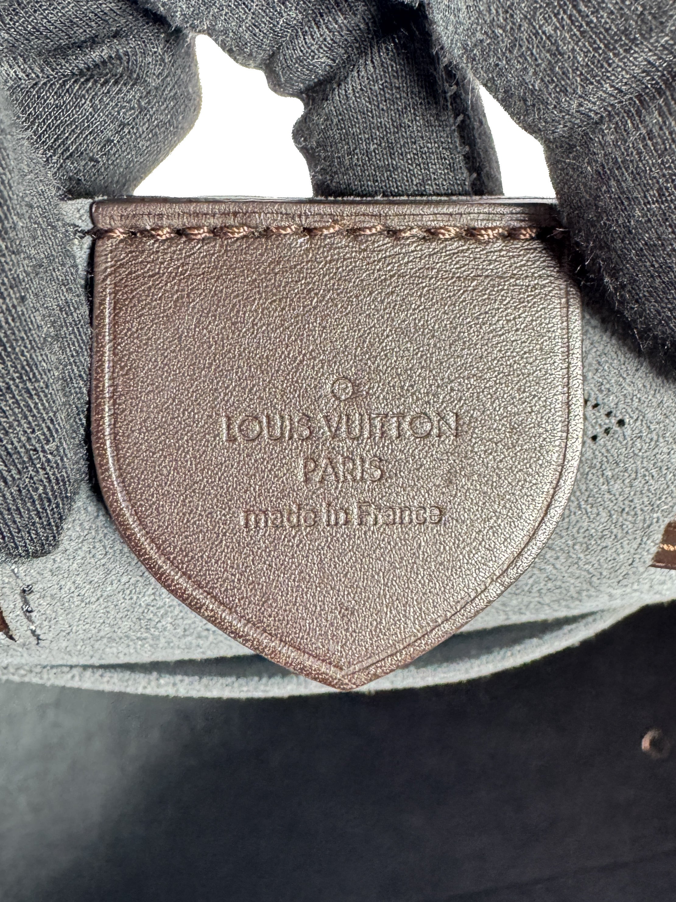 Louis Vuitton Girolata Handbag Mahina Leather black DR0147