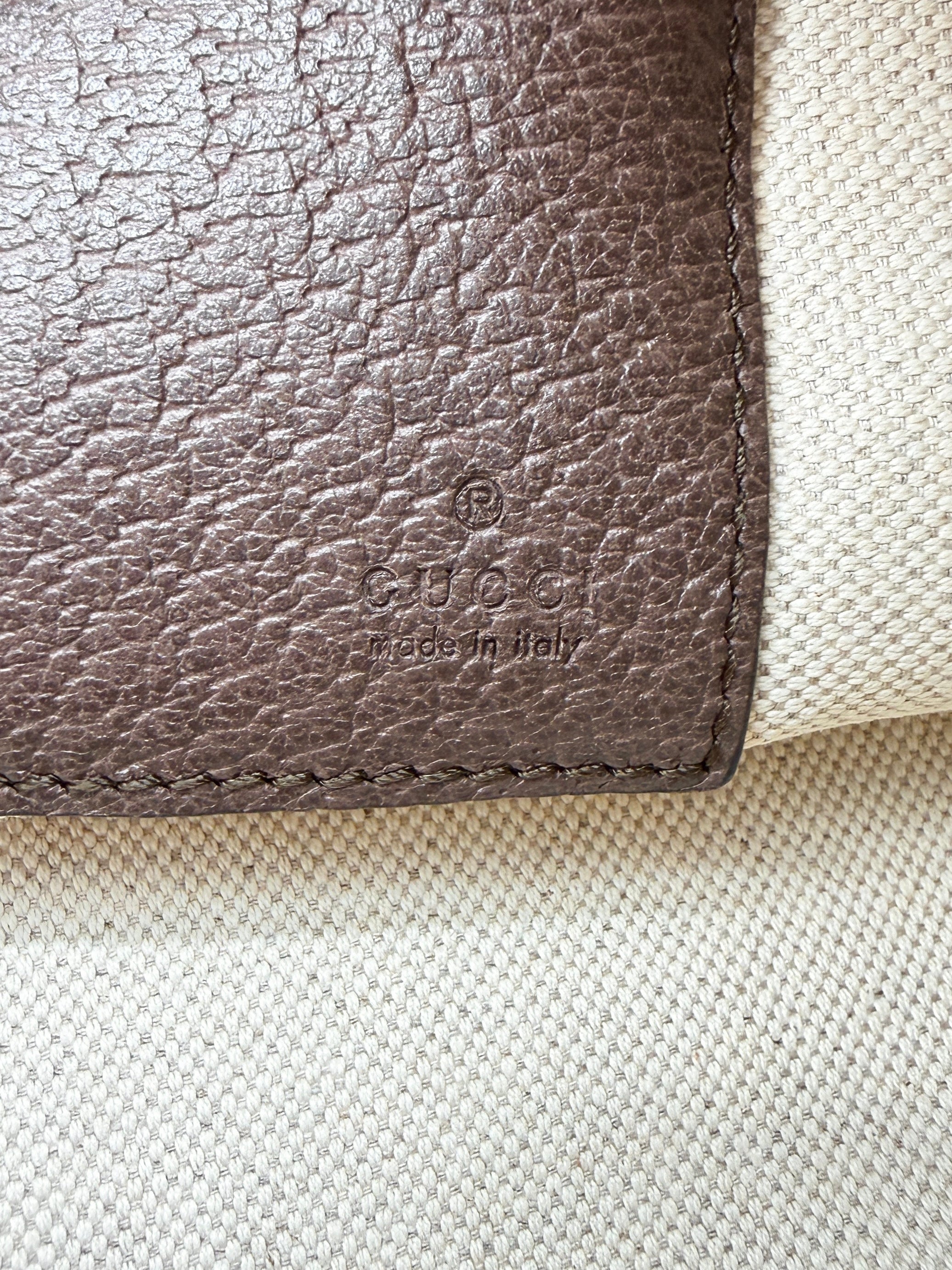 Gucci Courrier GG Supreme UFO Pouch Wristlet 473915-496334